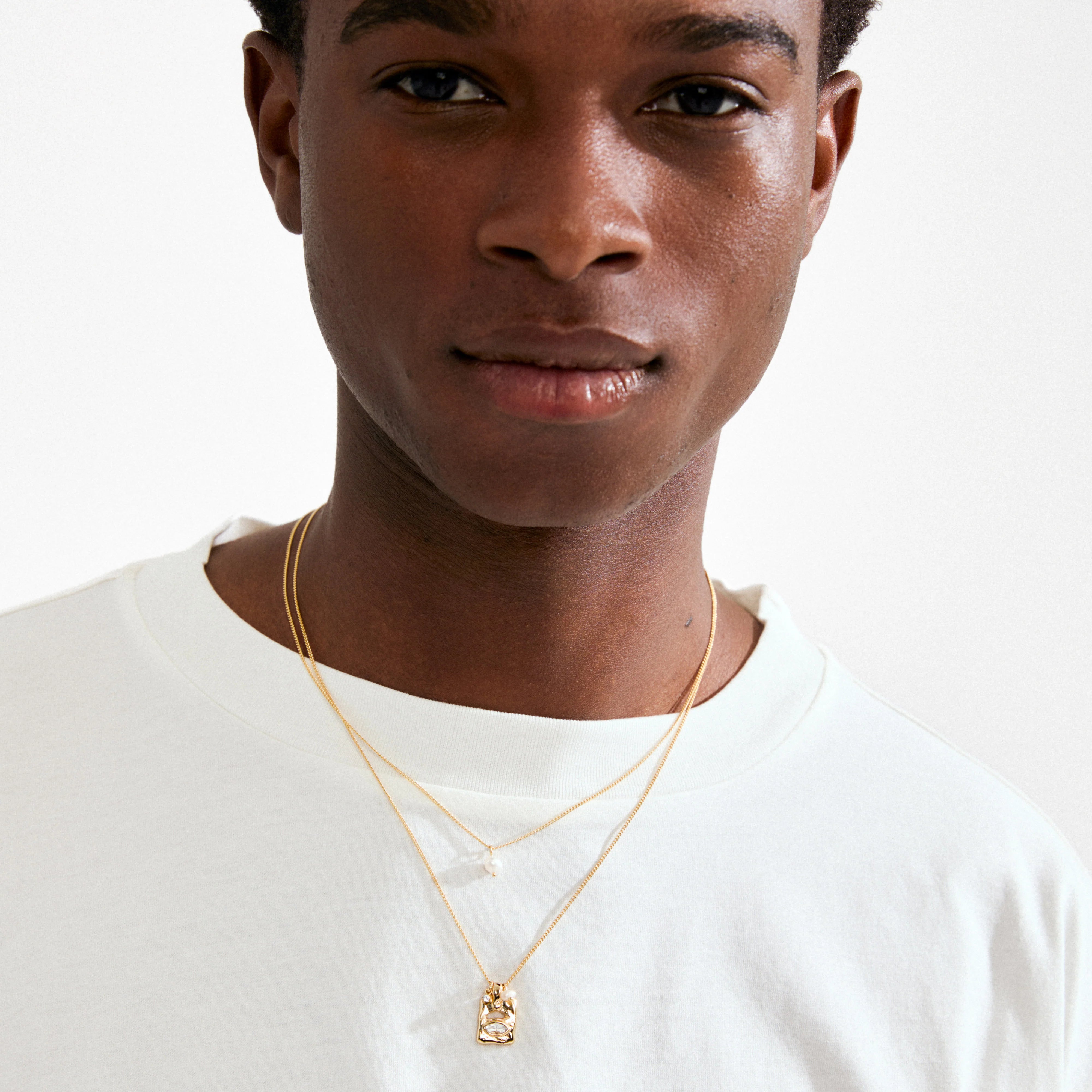 modern gold jewelry, gold necklace with pearl detail, womens gold necklace