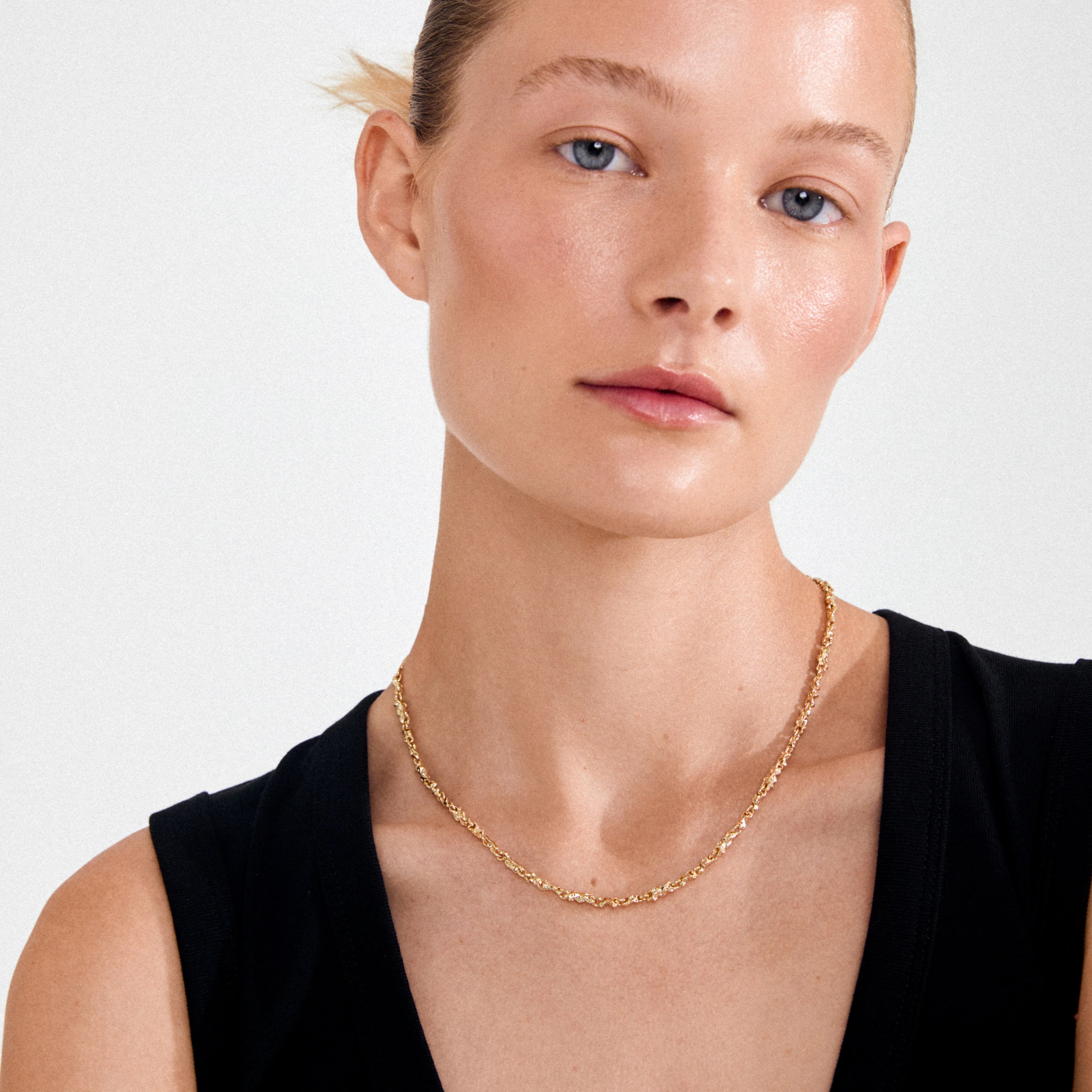chunky chain necklace, minimalist statement jewelry, stylish layered necklace, trendy womens accessories
