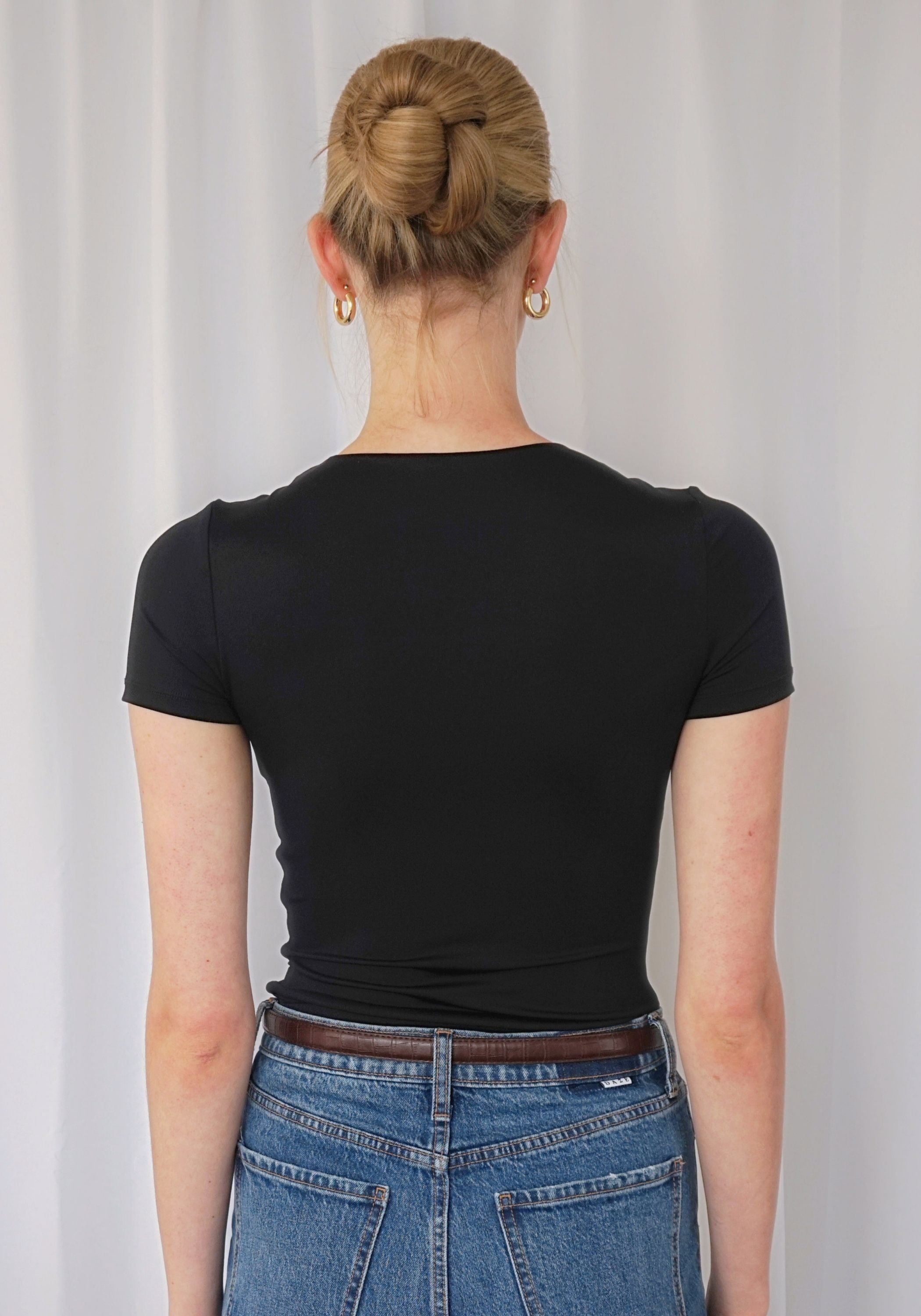 CLASSIC CONTOUR TEE- BLACK