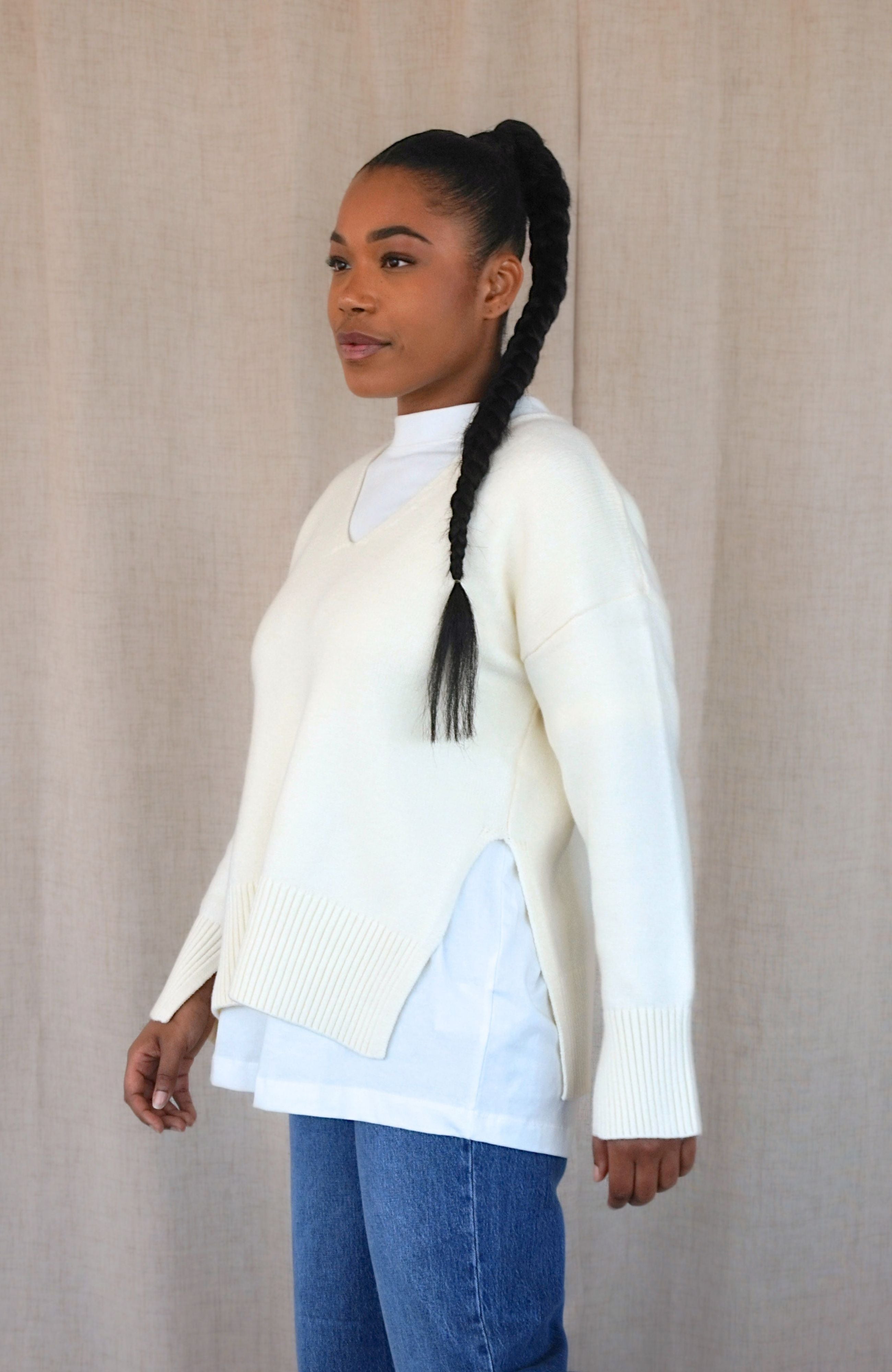 SOFT VNECK SWEATER (CREAM)