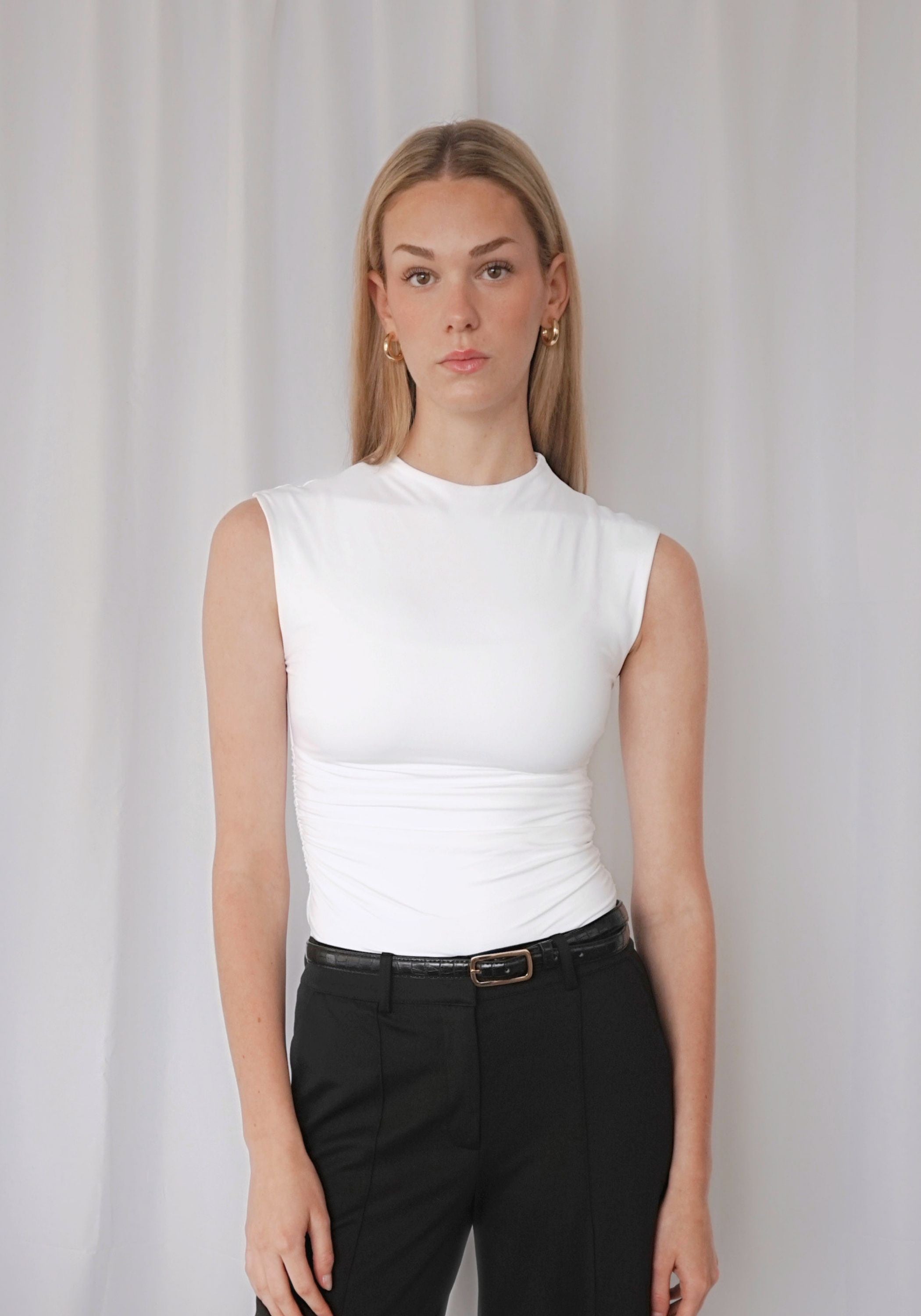 CONTOUR FUNNEL NECK TOP- WHITE
