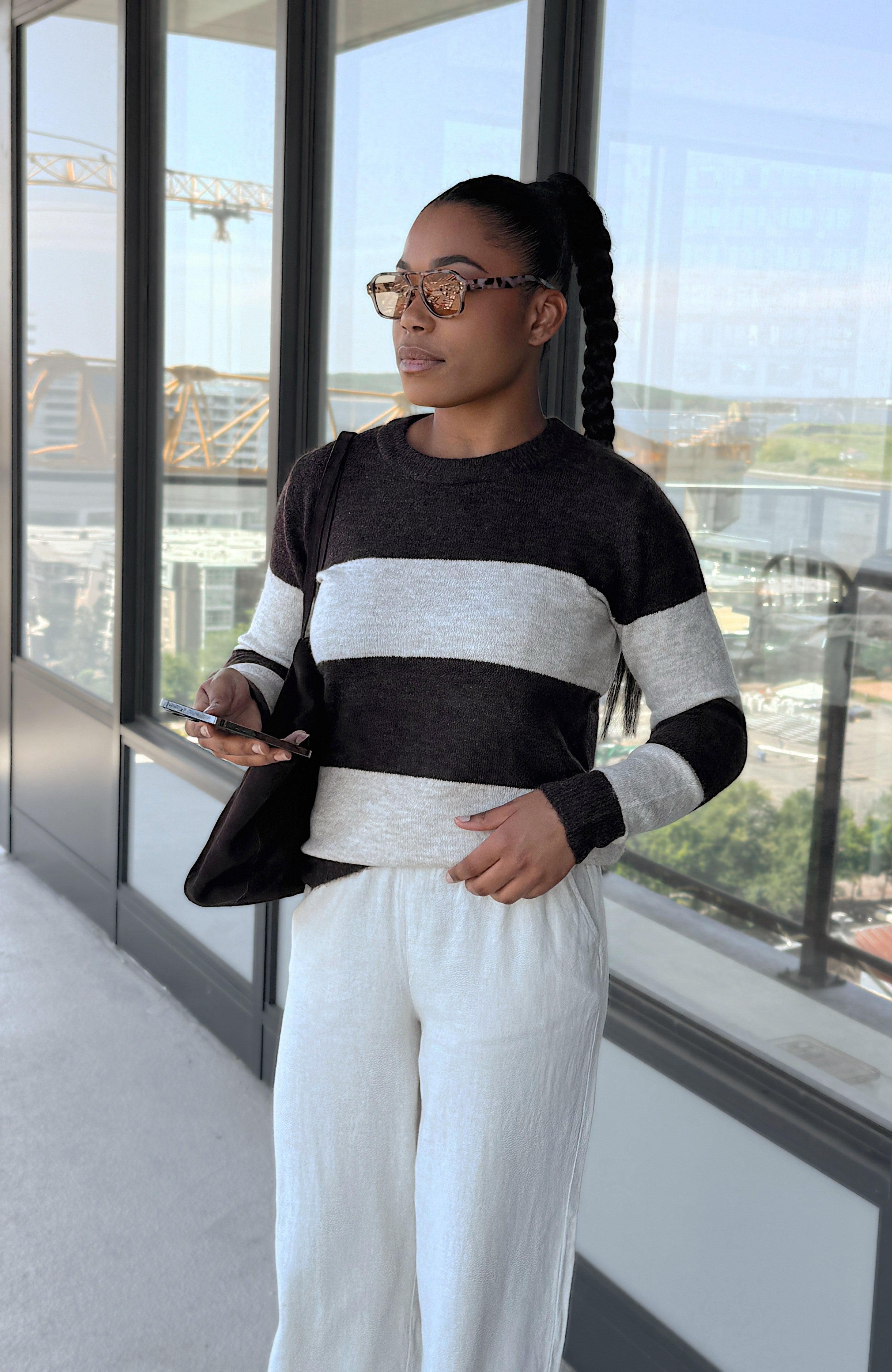 LIGHT KNIT STRIPE SWEATER (BROWN)