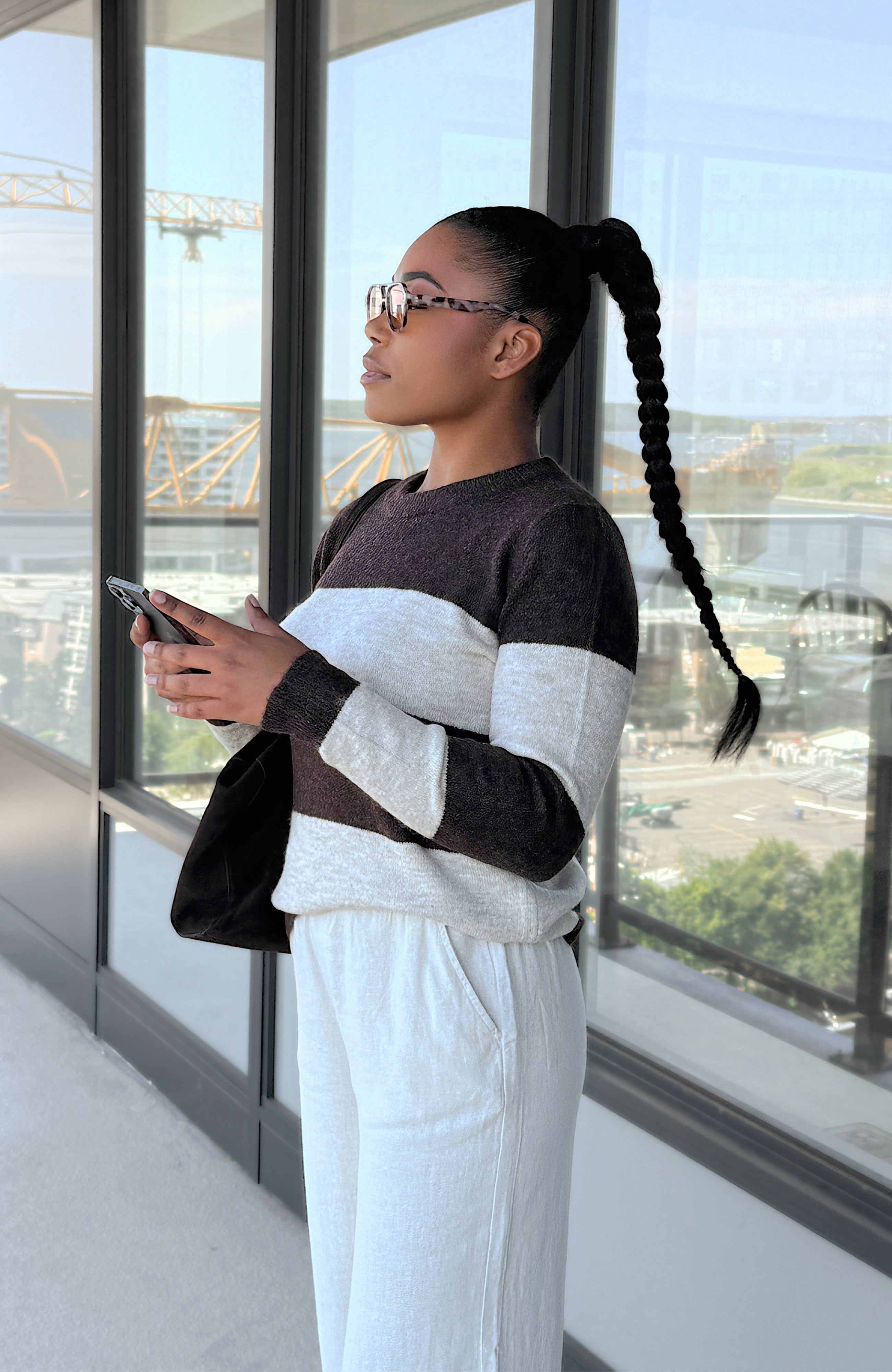 LIGHT KNIT STRIPE SWEATER (BROWN)