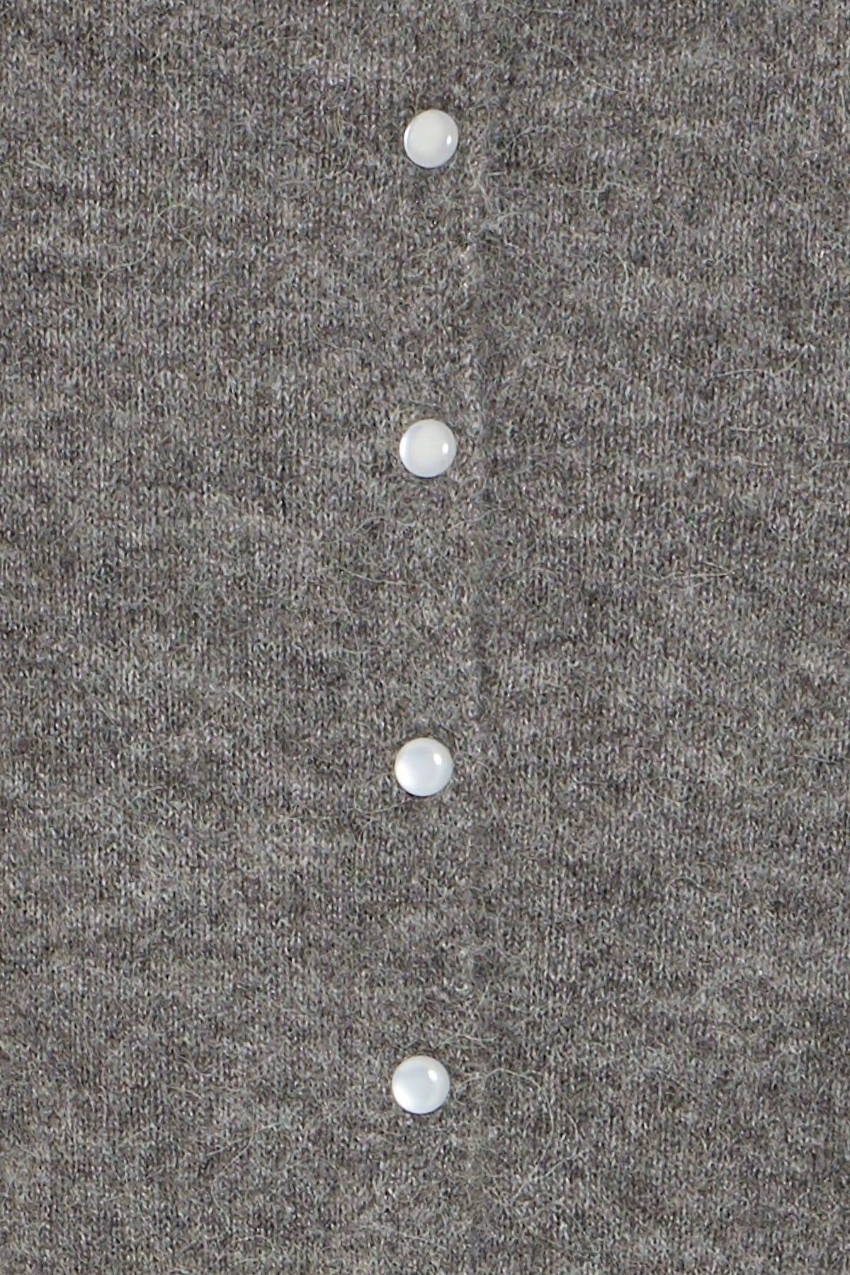 BACK BUTTON KNIT TEE (GREY)