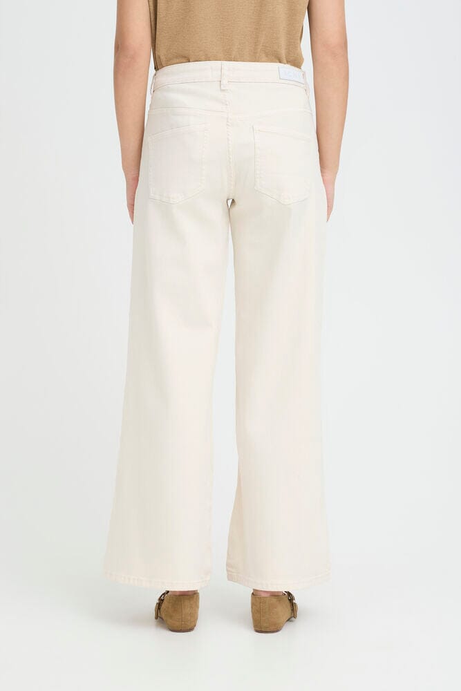 comfortable wide leg jeans, versatile neutral jeans, casual chic denim women, off duty style jeans