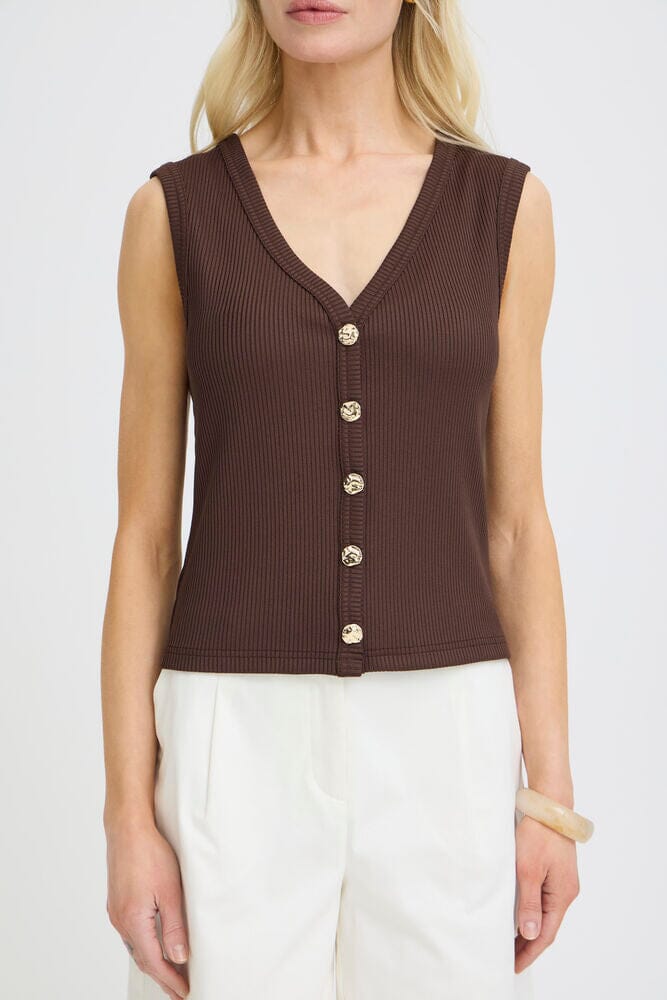 minimalist womens knitwear, chic sleeveless sweater vest, casual elevated womens clothing