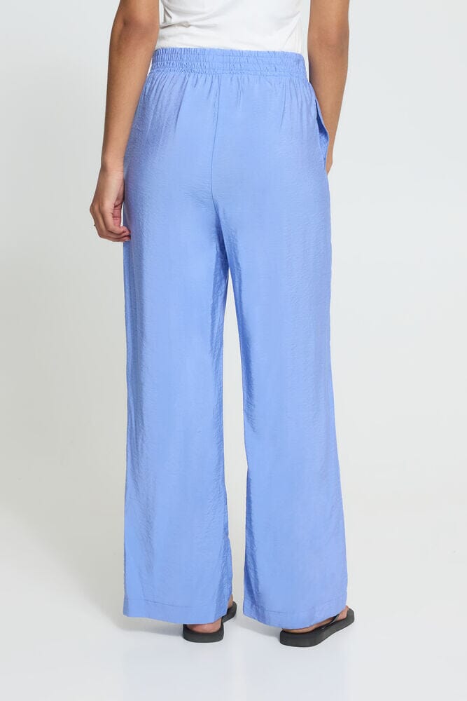 soft fabric pants women, blue lounge pants outfit, easy summer styling pants, women blue trousers outfit