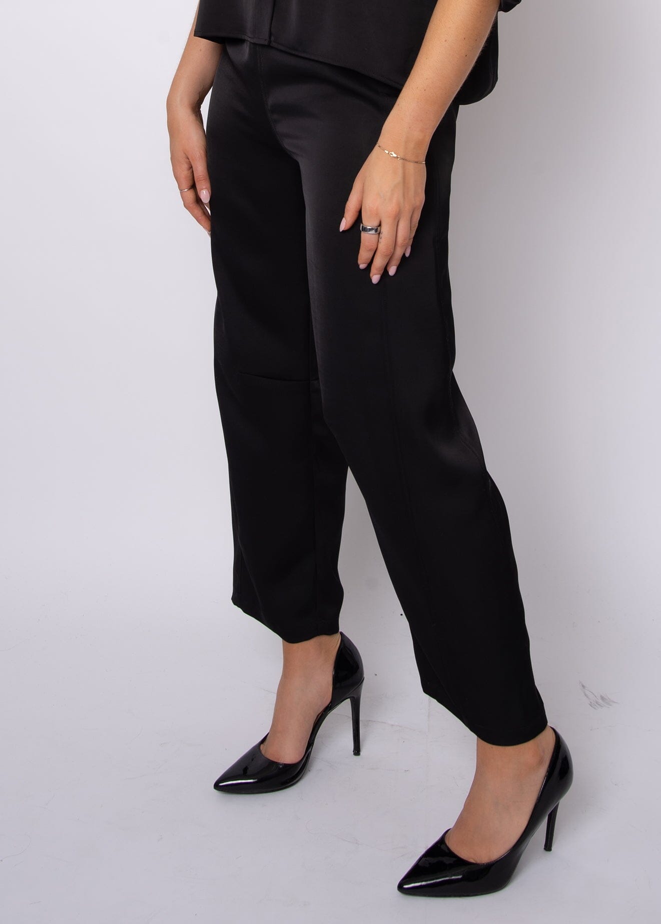 BLACK PULL ON BARREL PANTS PANT RD STYLE