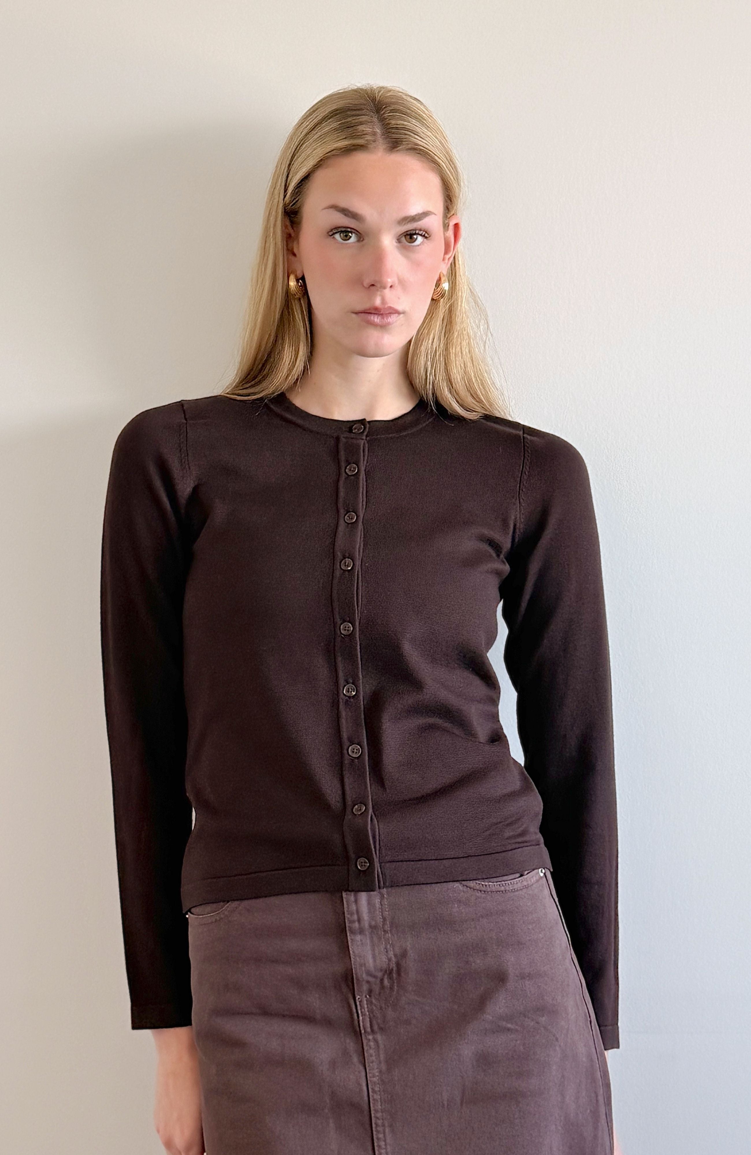 FITTED CHOCOLATE CARDIGAN