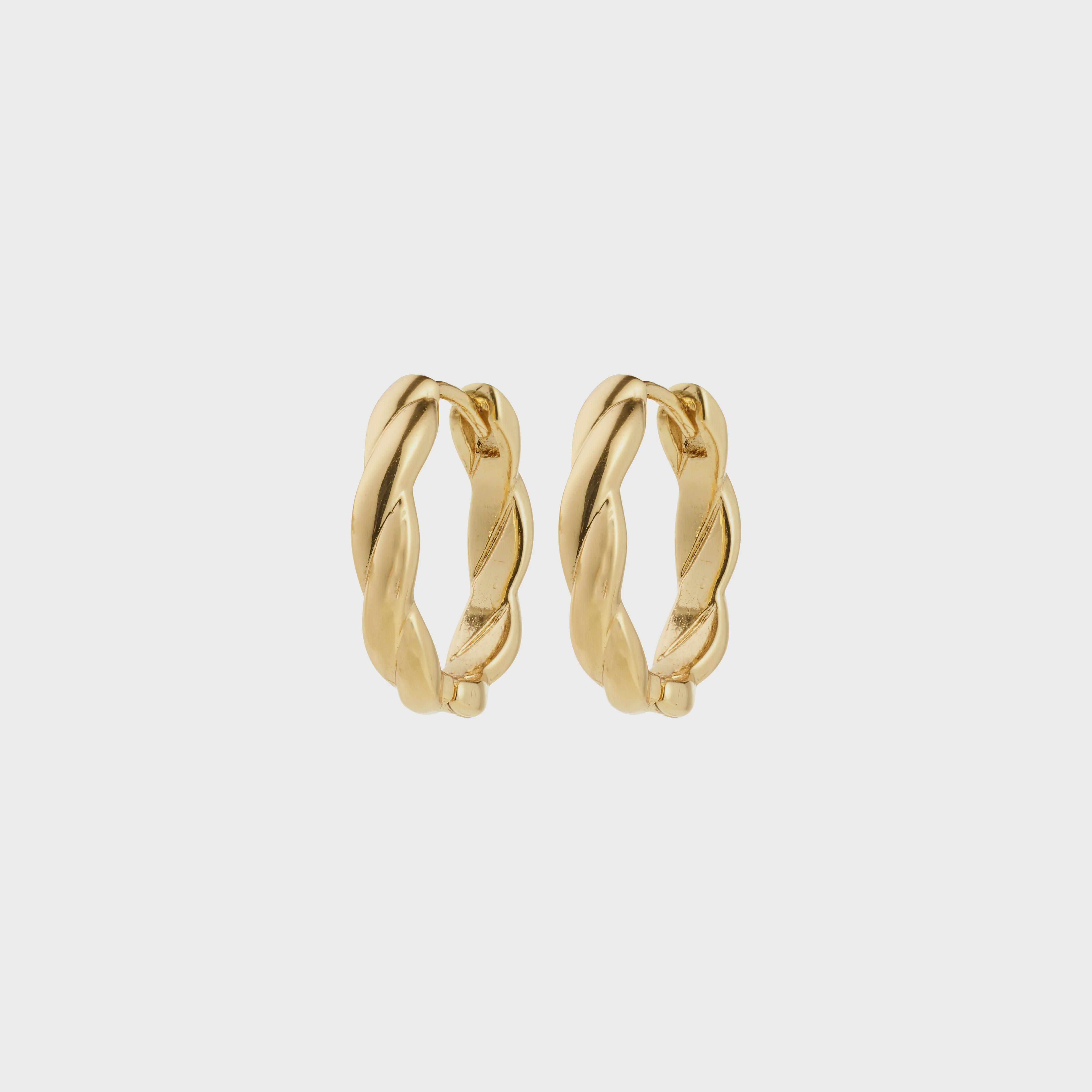 gold jewelry for women, classic gold hoop earrings, chunky gold hoops, lightweight gold earrings, polished gold hoops, contemporary gold jewelry, gold plated jewelry, fashion hoop earrings, gold statement earrings