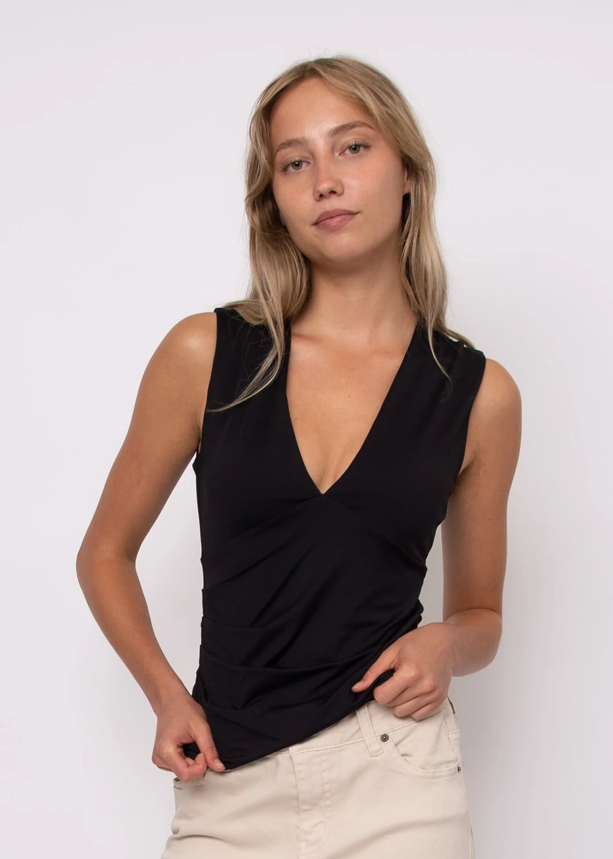 ODETTE SMOOTHING VNECK TOP- BLACK