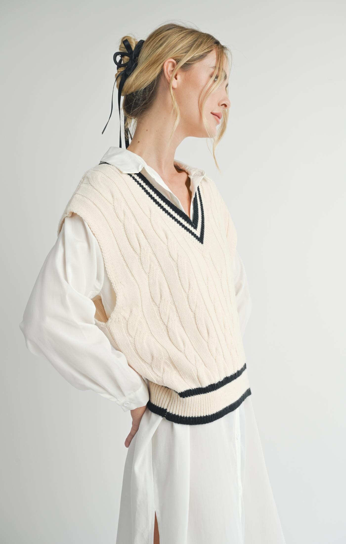 VNECK CABLE KNIT VEST Sweater SADIE AND SAGE