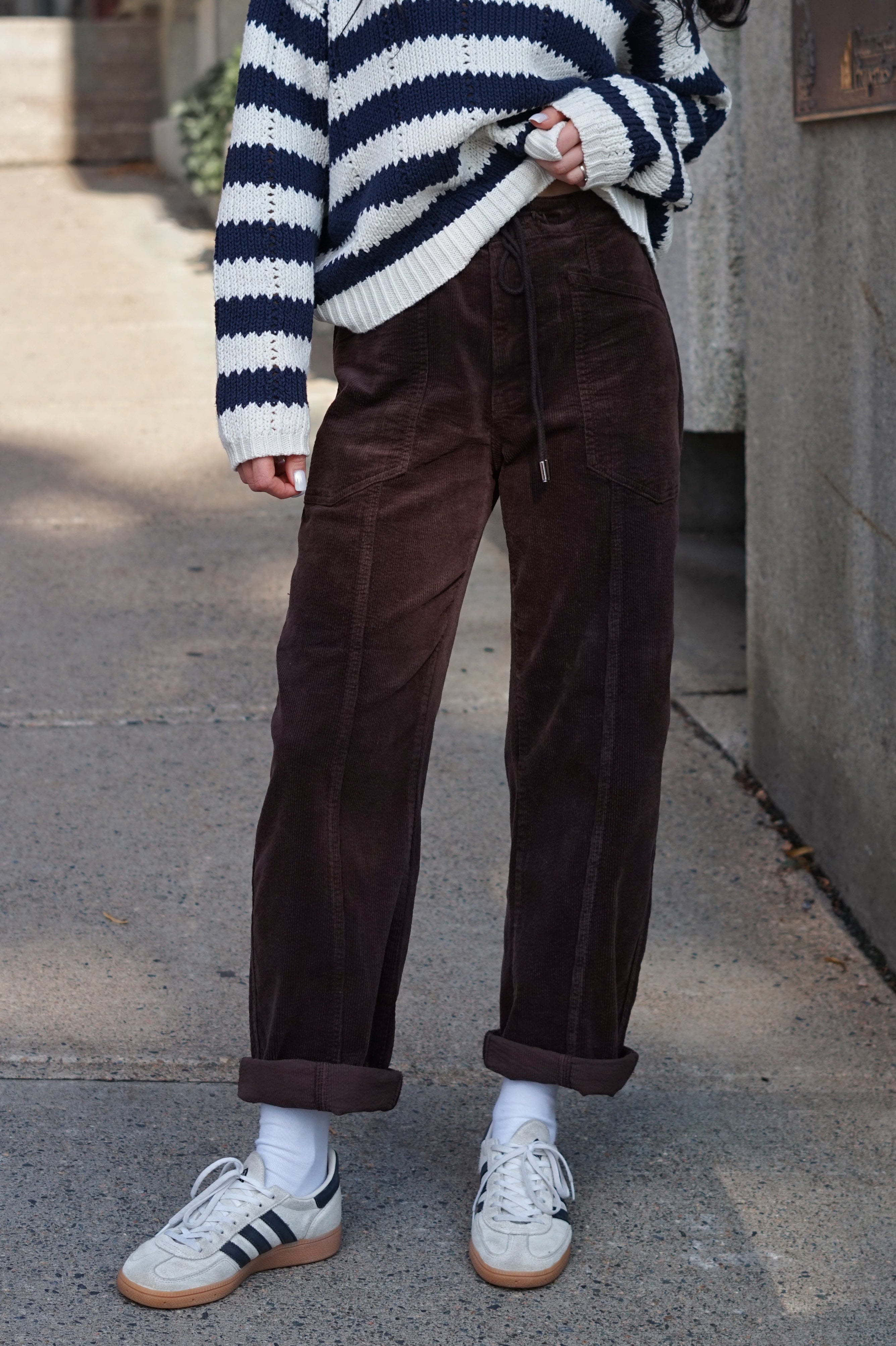 VILLA DRAWSTRING BARREL JEAN- CHOCOLATE