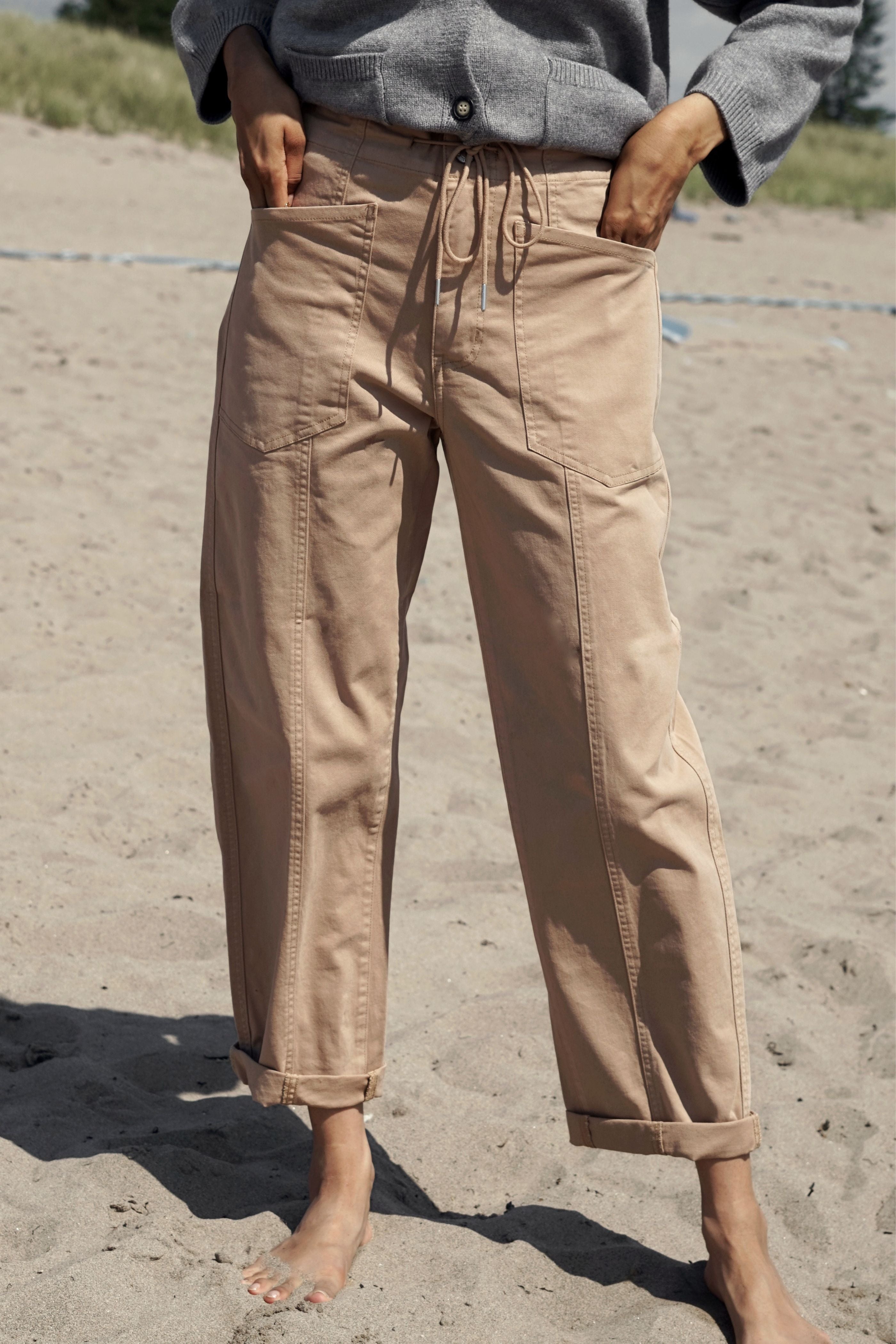 VILLA DRAWSTRING BARREL JEAN- LATTE