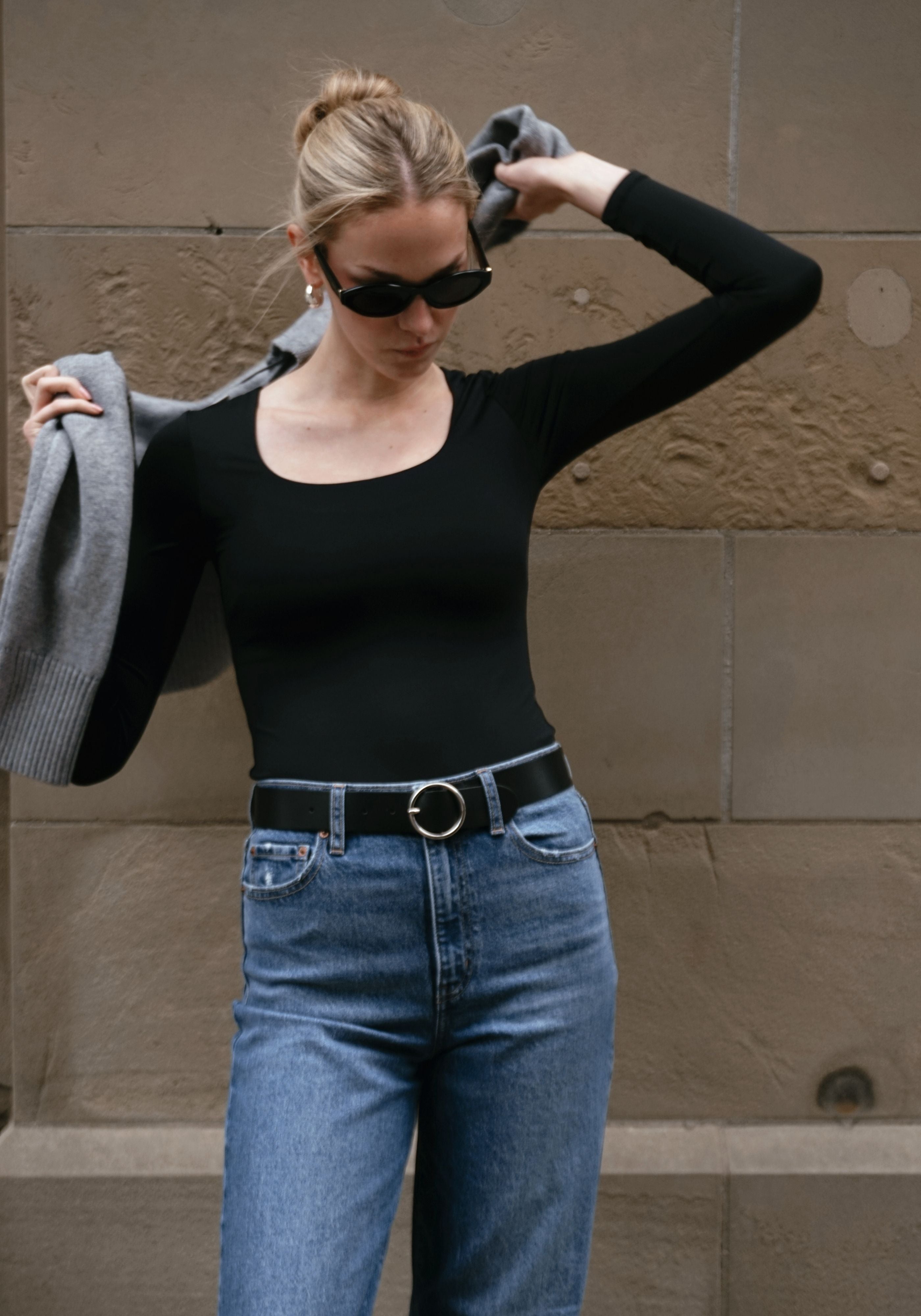 SCULPT SCOOP NECK LONG SLEEVE- BLACK