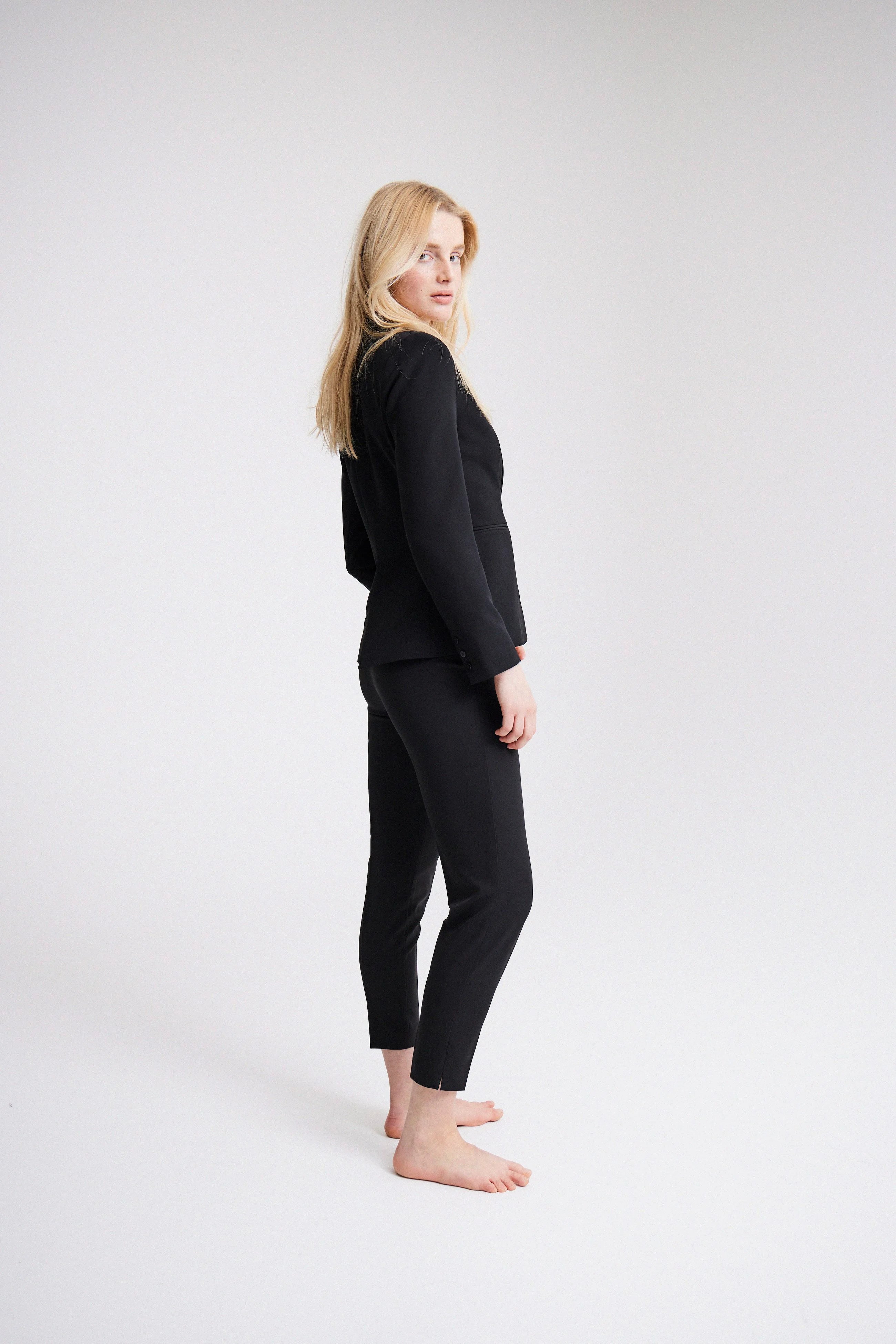 KATE OVERSIZED BLAZER (BLACK) Blazer ICHI