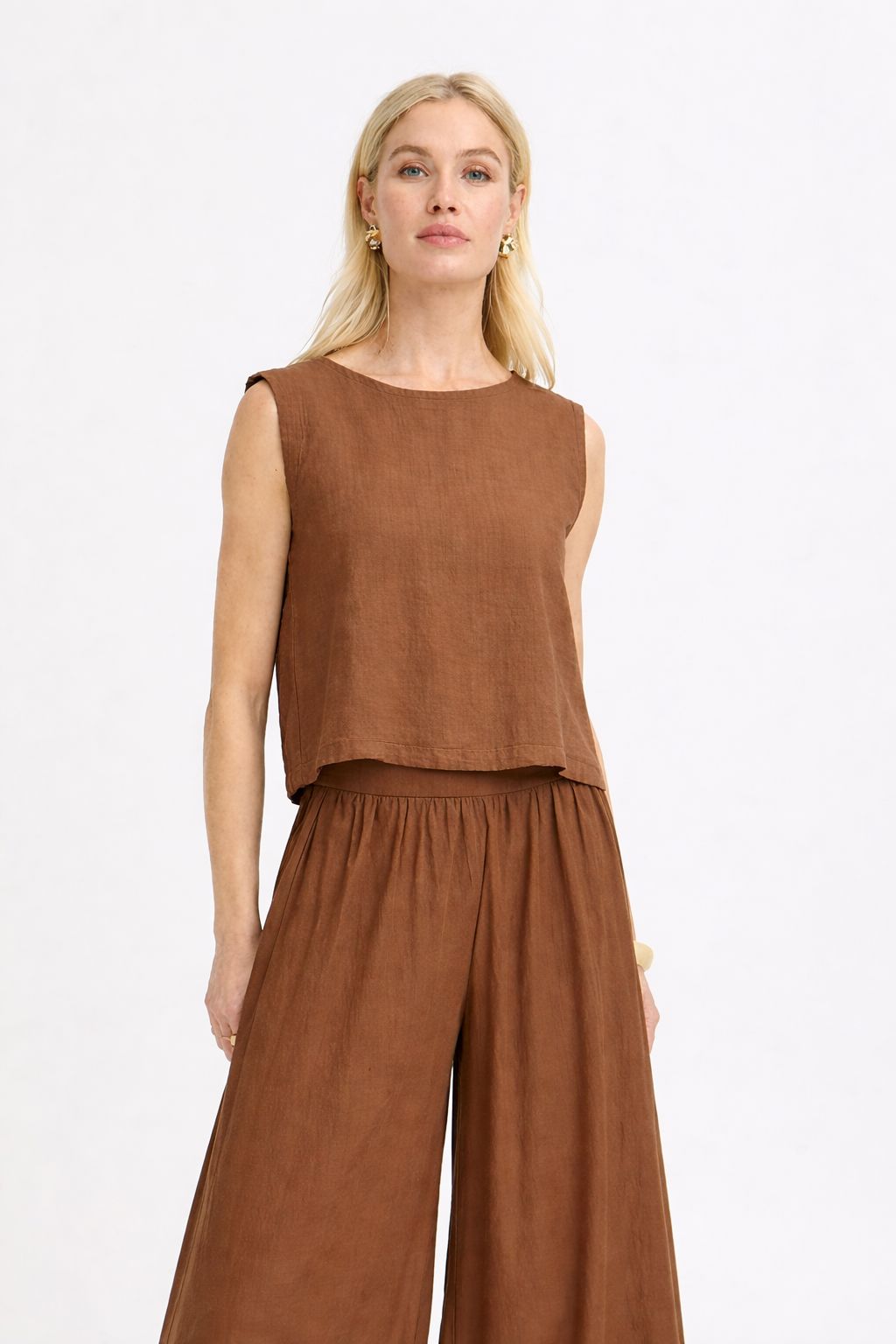 THE EVERYDAY STRUCTURED LINEN TANK (BROWN GINGHAM)