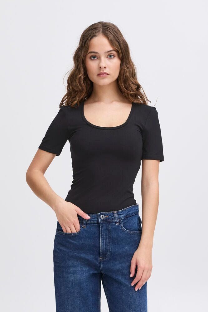 ZOLA FITTED BLACK TSHIRT , ICHI