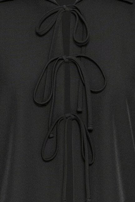 minimal black blouse outfit