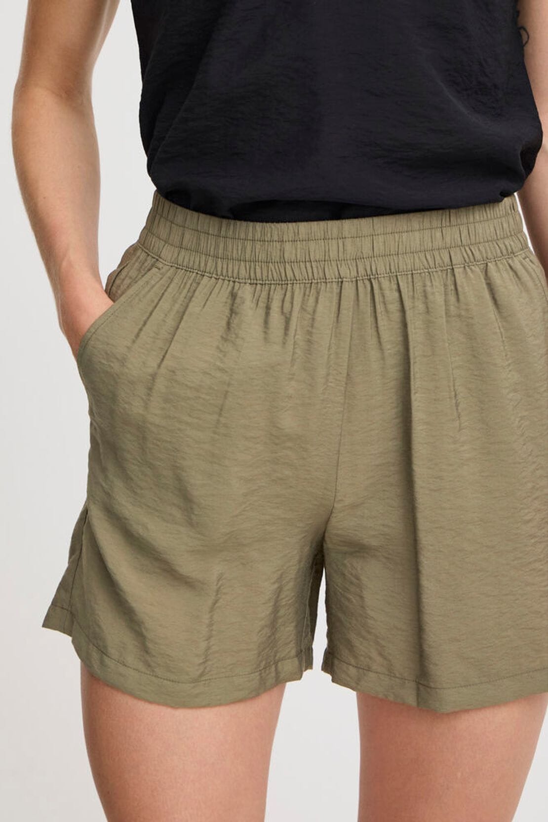 HAILEY SHORTS (DARK OLIVE) short B YOUNG