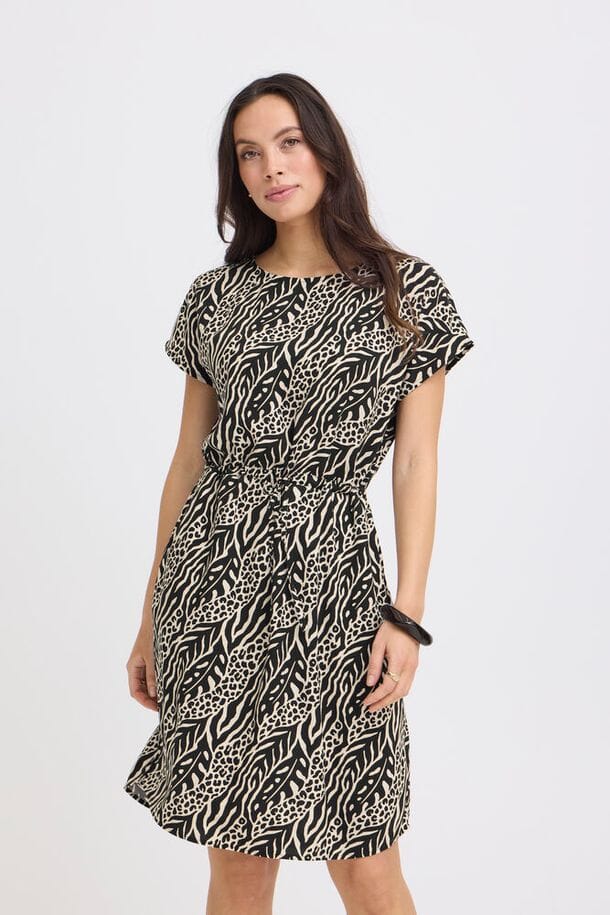 relaxed fit printed dress women, modest printed dress women, statement print day dress women, black white midi dress women print, safari print dress women casual