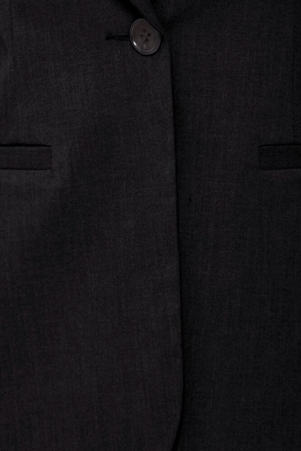 women’s structured black blazer, minimalist black blazer outfit