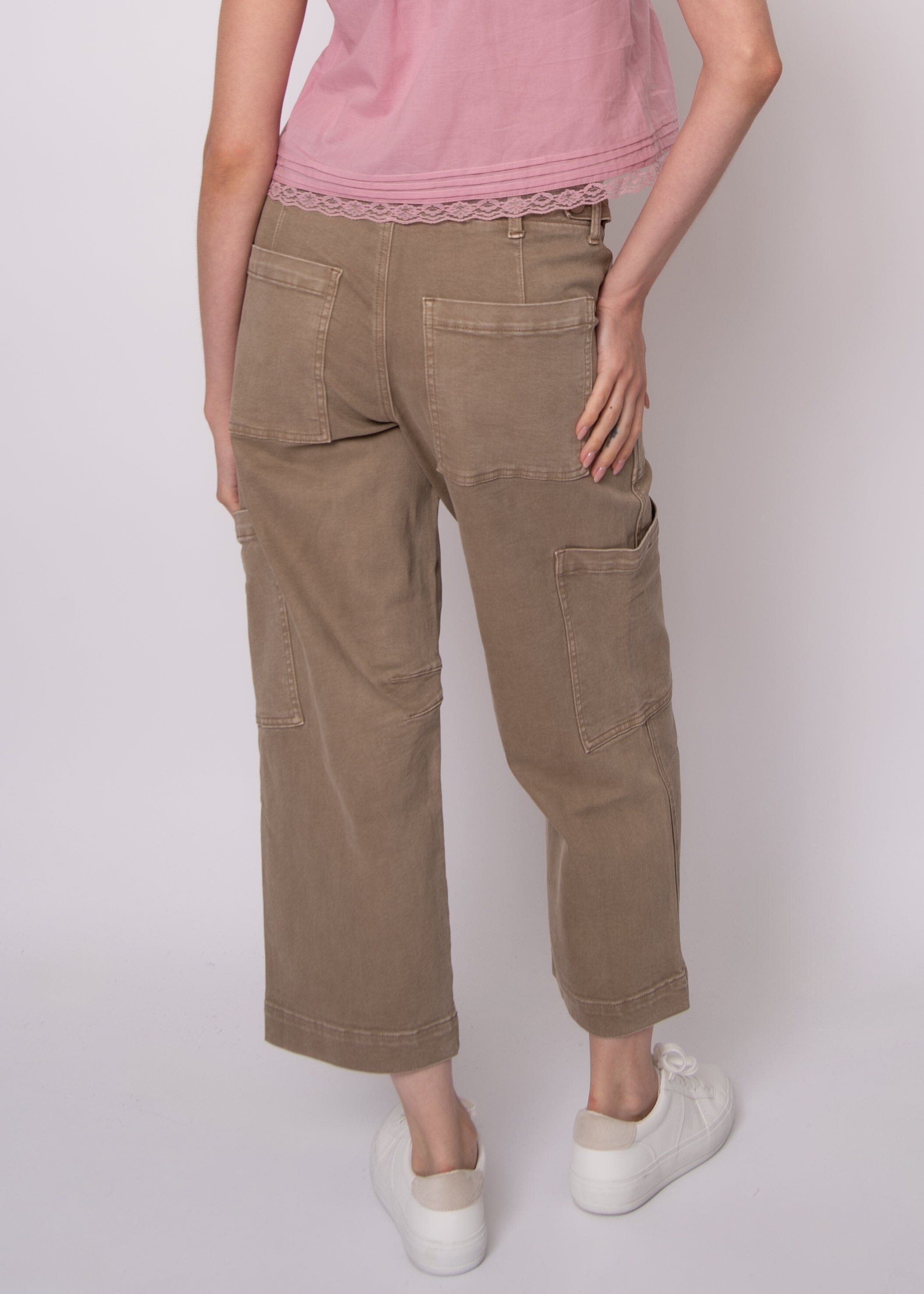 everyday pants women, comfortable wide leg pants, casual spring pants women, neutral cargo pants outfit, relaxed trousers women, street style cargo pants