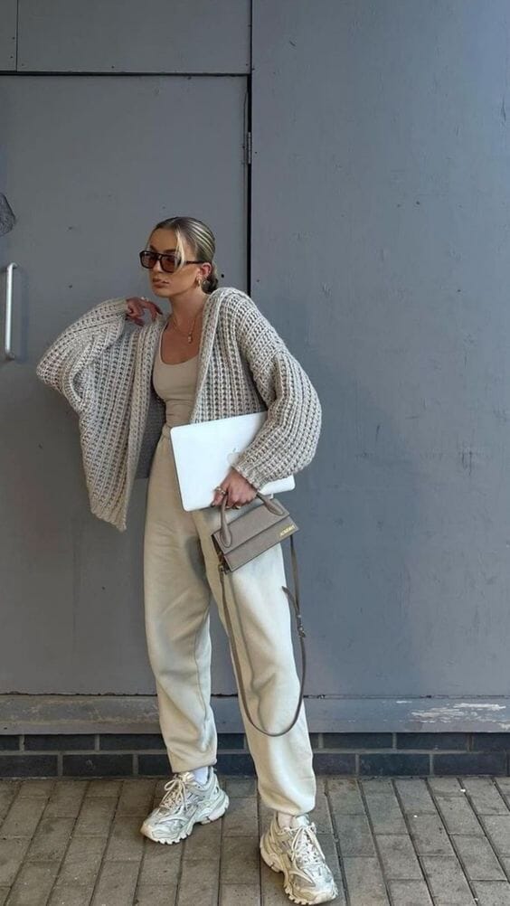 5 Must-Have Pieces to Transition Your Wardrobe from Summer to Fall