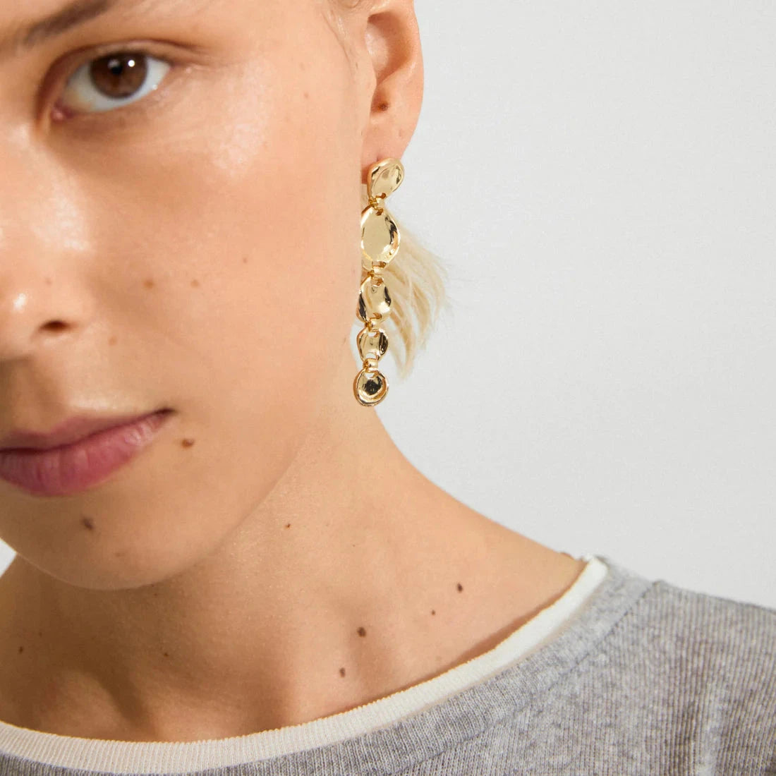 chain-inspired gold earrings, contemporary gold fashion jewelry