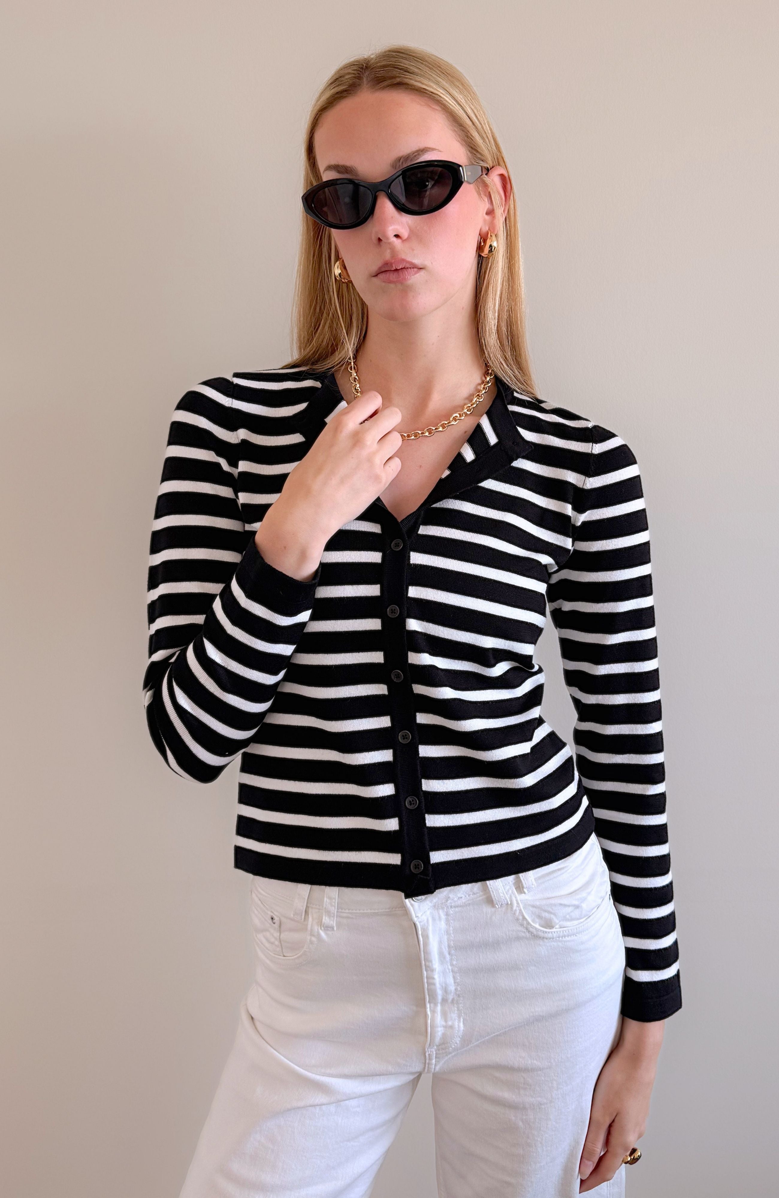 FITTED STRIPED CARDIGAN (BLACK AND WHITE)