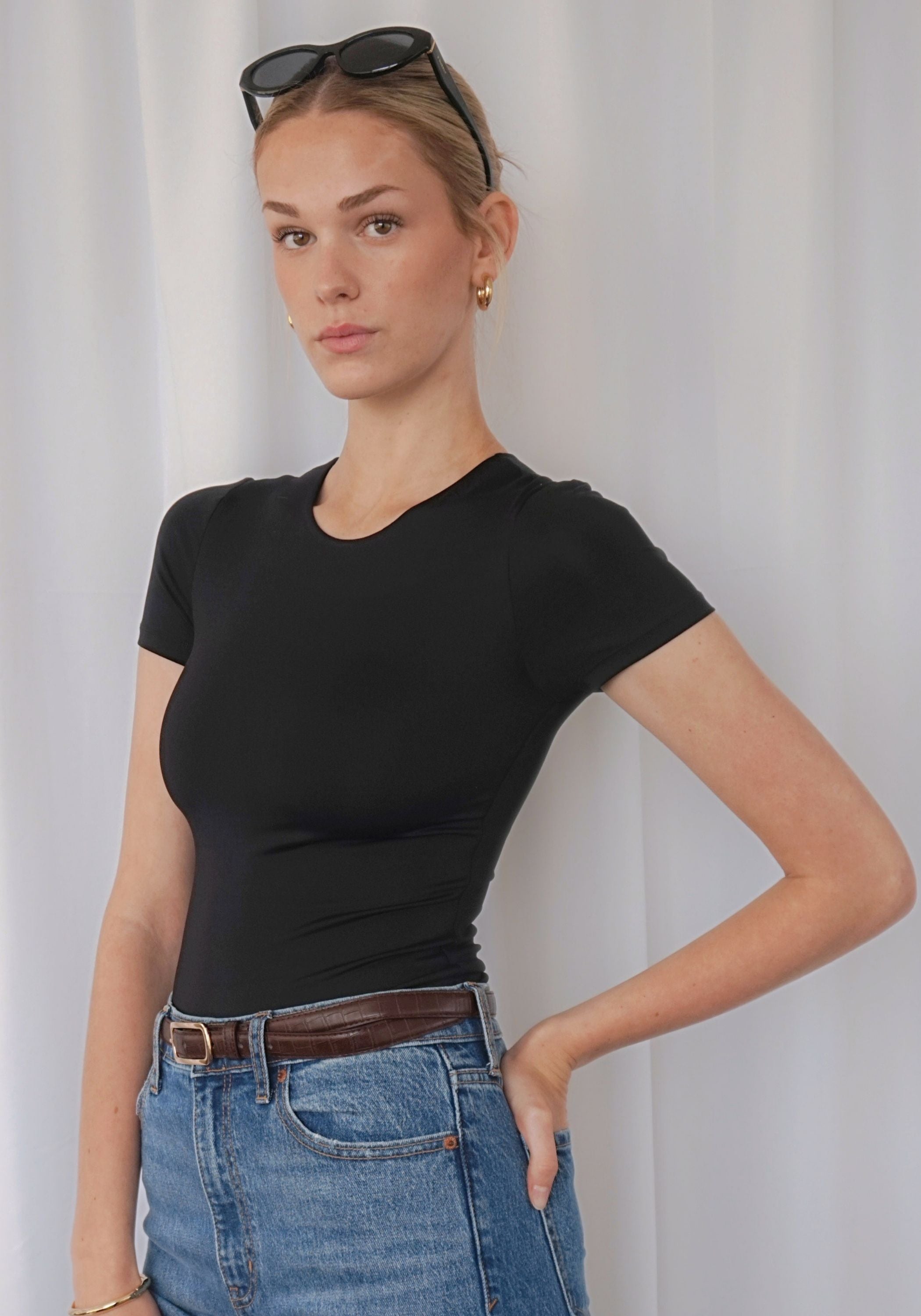 CLASSIC CONTOUR TEE- BLACK