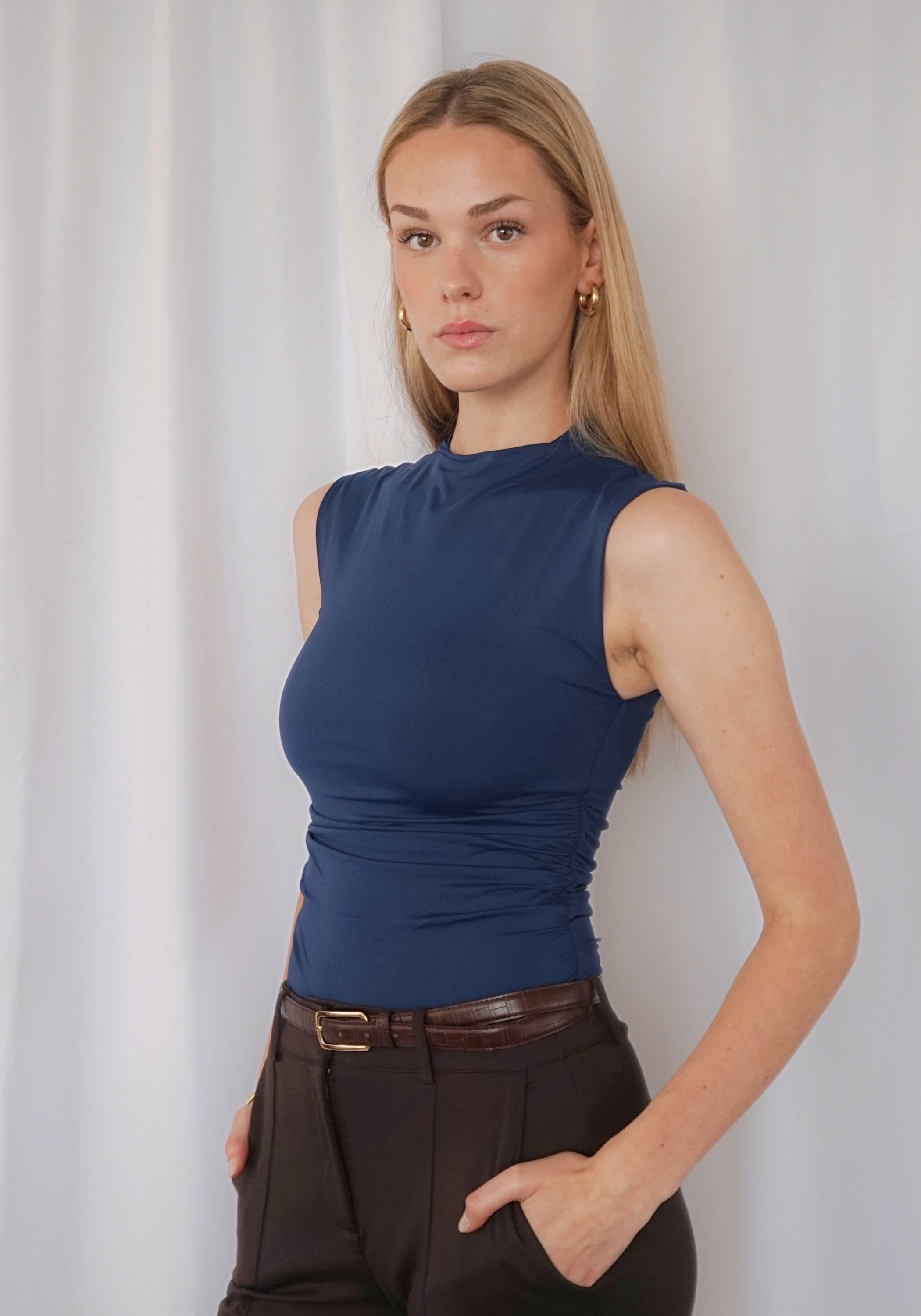 CONTOUR FUNNEL NECK TOP- NAVY