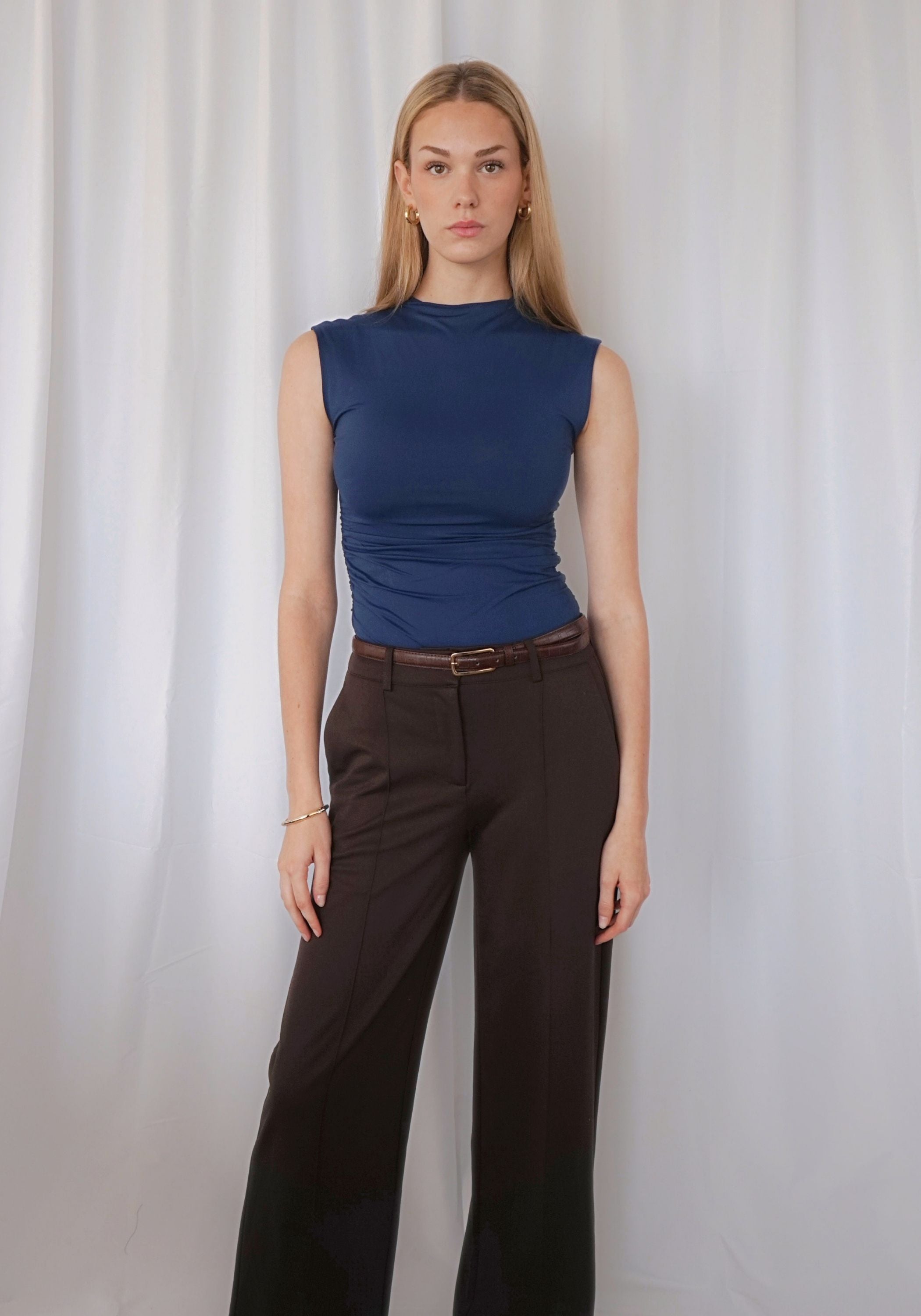 CONTOUR FUNNEL NECK TOP- NAVY