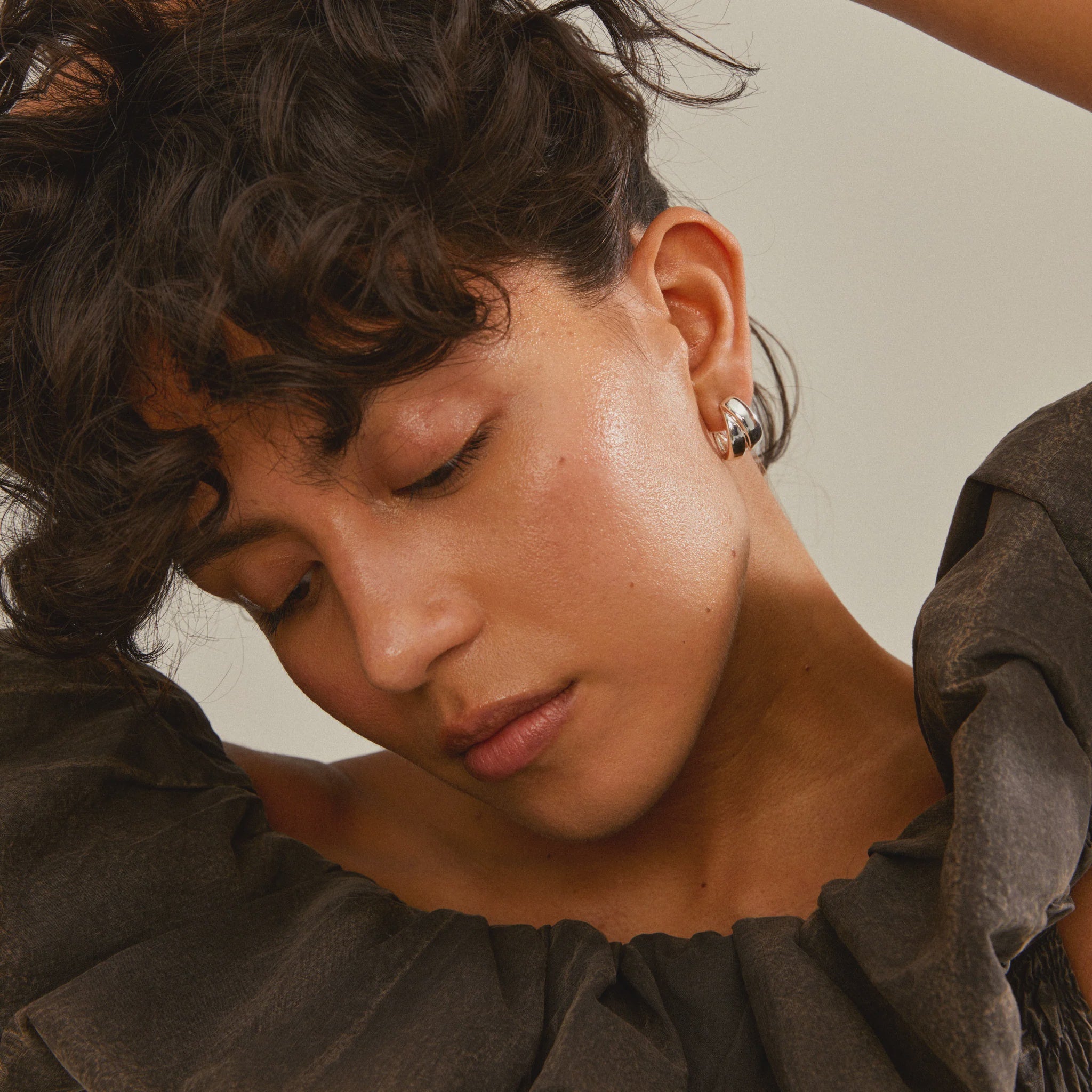 ORIT SILVER HOOP EARRINGS