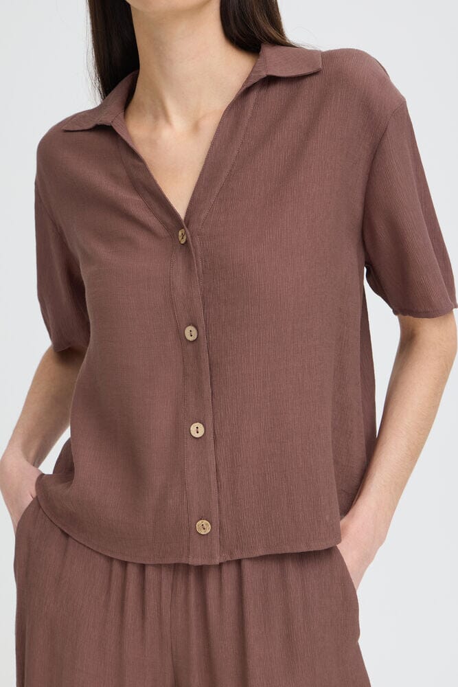 lightweight vacation top women, flowy brown blouse outfit, short sleeve button up shirt women