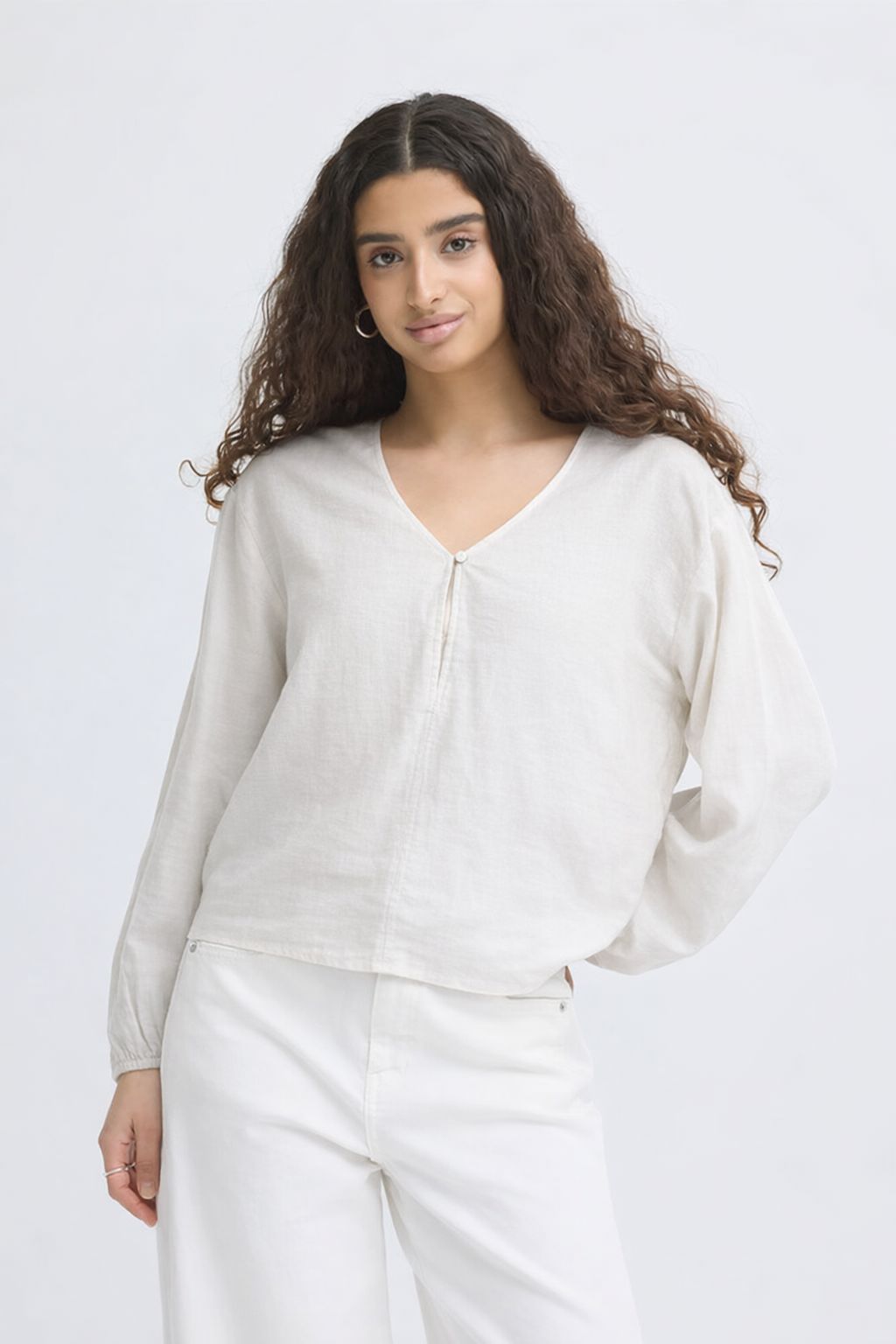 REFINED V NECK BLOUSE