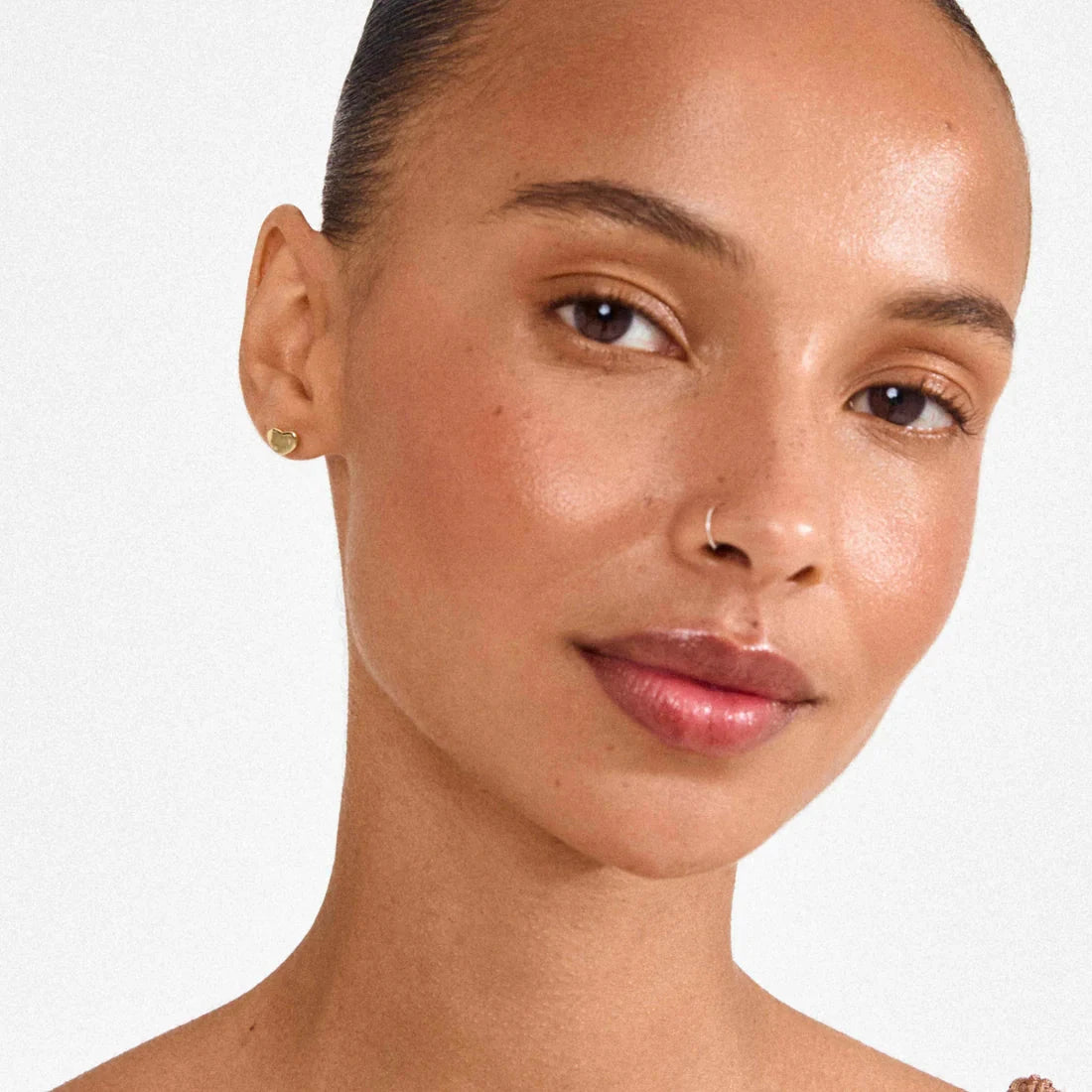 women gold jewelry, classic heart earrings, delicate gold studs, timeless gold earrings 