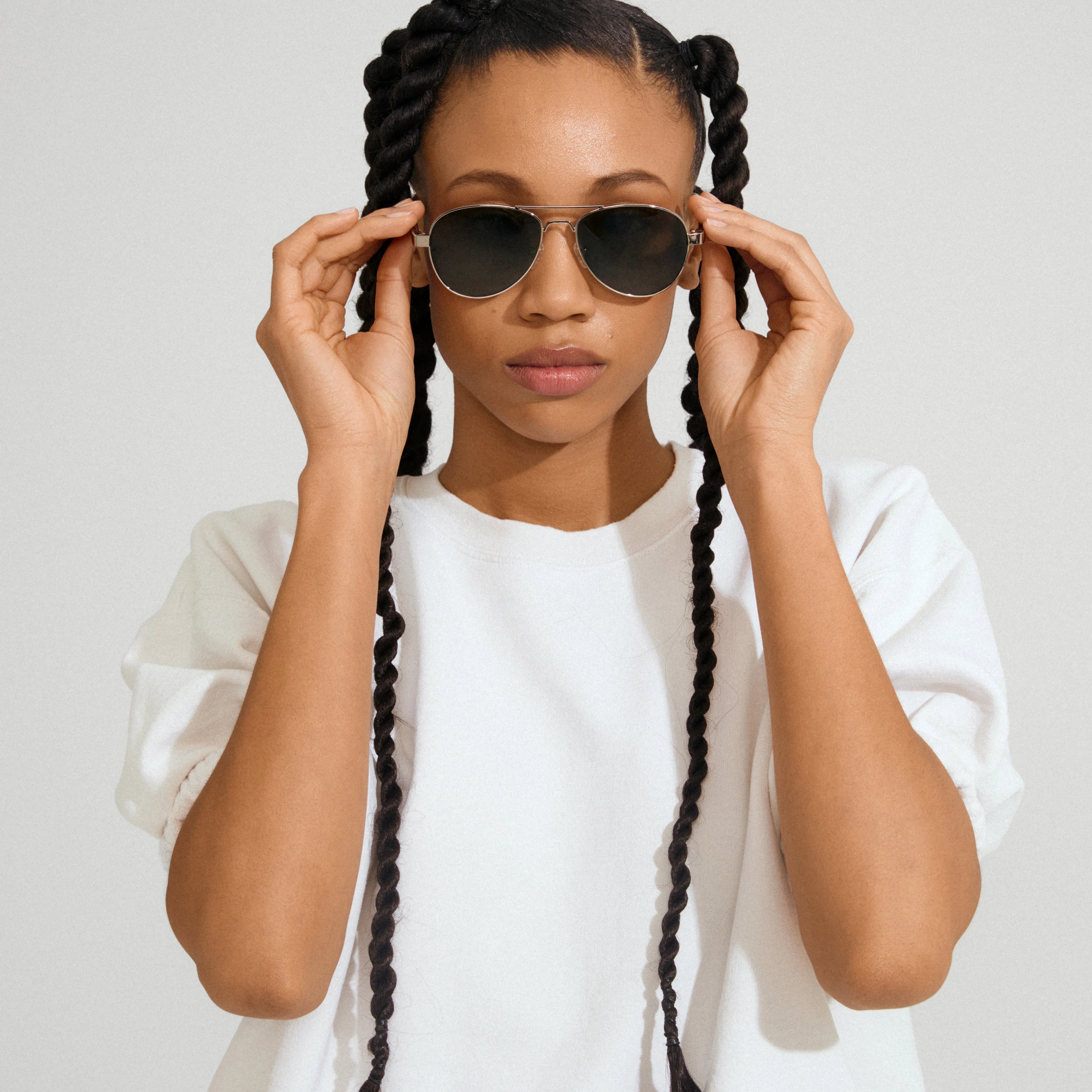 neutral lens sunglasses, classic sunglasses style