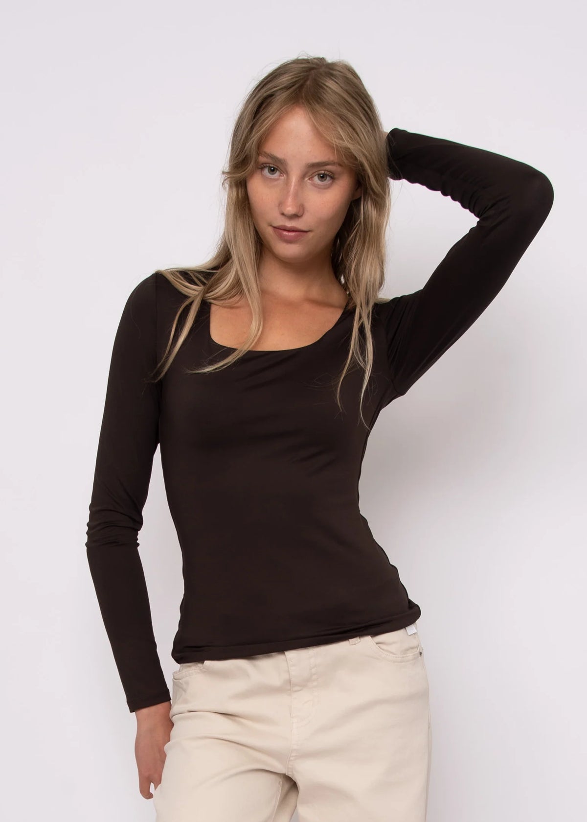 SCULPT SCOOP NECK LONG SLEEVE- BROWN
