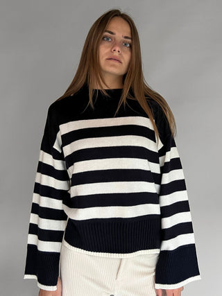 CREW NECK STRIPE SWEATER (BLACK) Sweater RD STYLE 