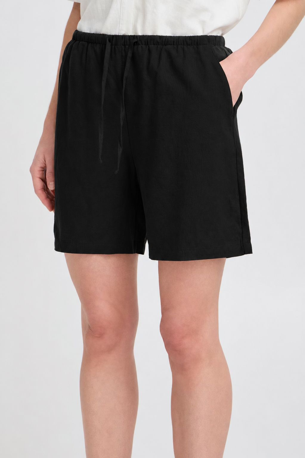 LINEN BLEND SHORTS (BLACK) short B YOUNG 