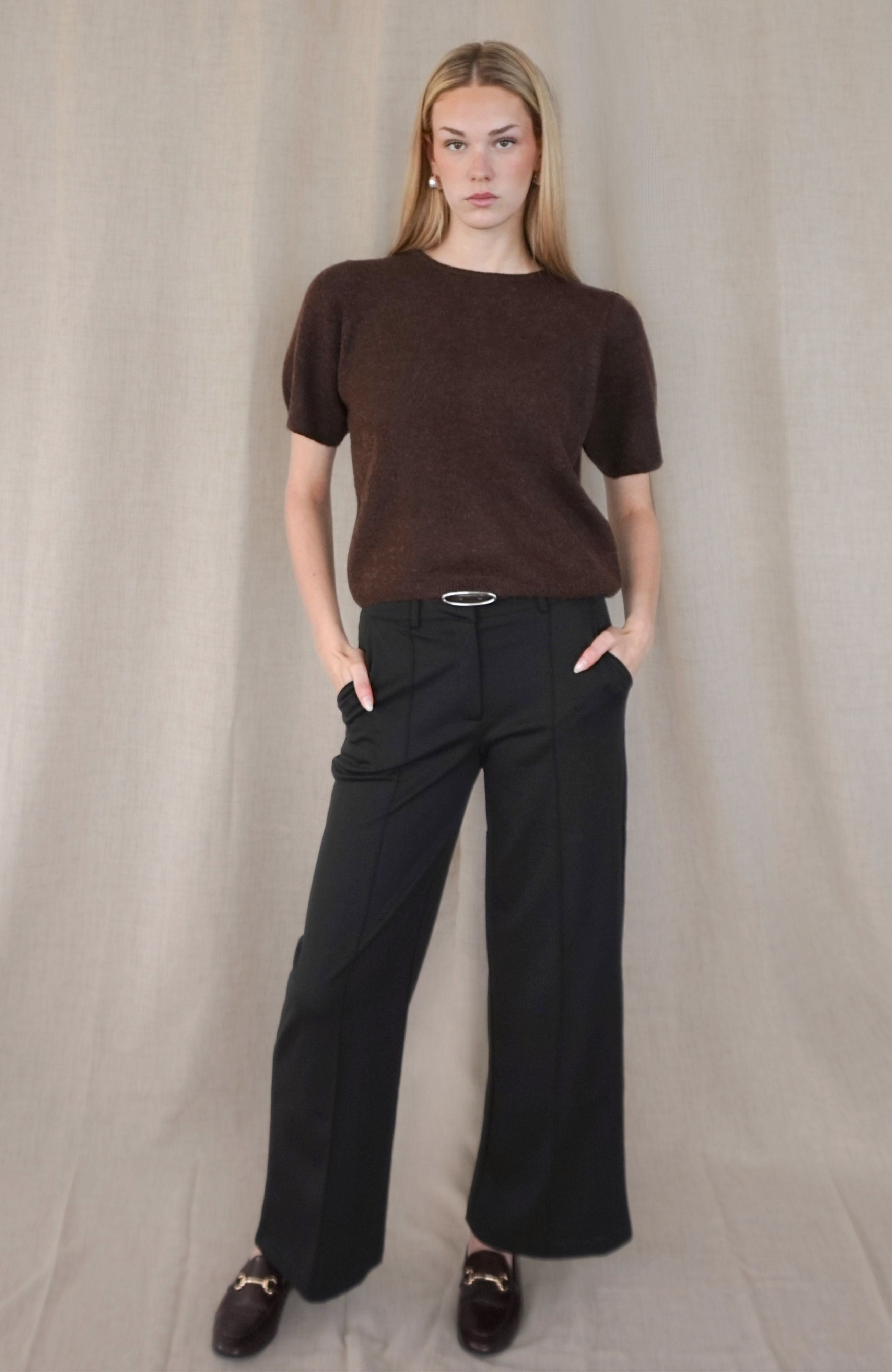 BROWN SWEATER TEE