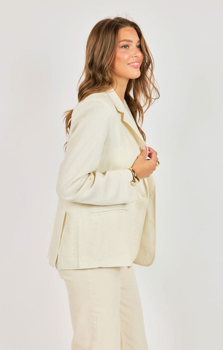 polished neutral jacket women, chic cream blazer outfit, everyday blazer women neutral