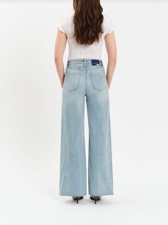 FAR OUT W/SEAMING - HOT STREAK