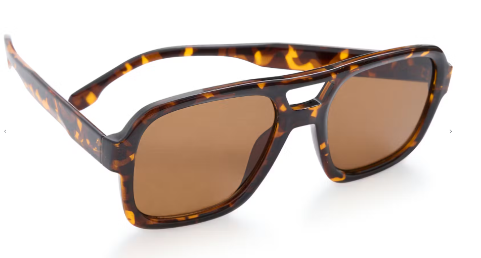 modern aviator sunglasses, street style sunglasses women, warm tone sunglasses, everyday sunglasses brown, chic oversized sunglasses, influencer sunglasses style, womens fashion eyewear, retro inspired sunglasses, large frame sunglasses women, stylish tortoise sunglasses, vacation sunglasses 