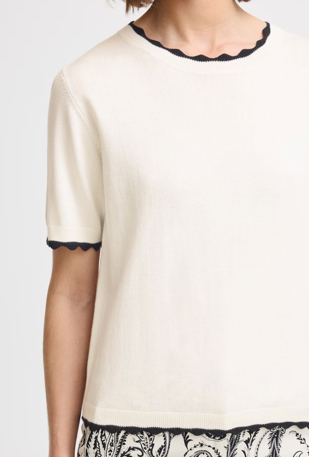 CONTRAST STITCH HEM KNIT TOP Top B YOUNG 