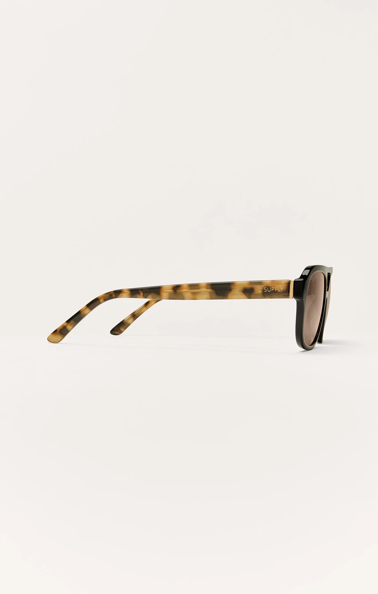 oversized black sunglasses, cool girl sunglasses, women’s fashion accessories, summer sunglasses women