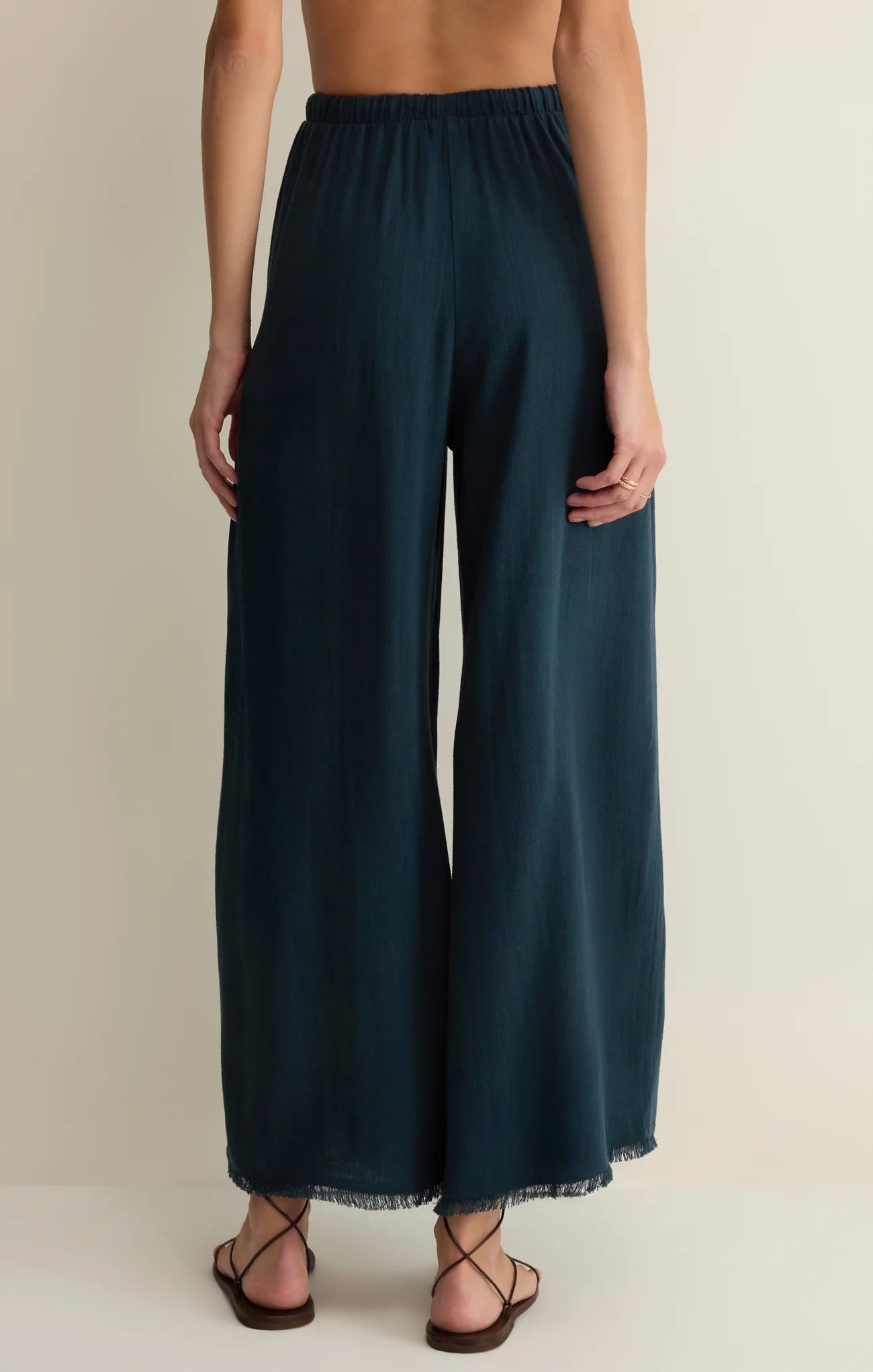 women's travel wardrobe, effortless summer fashion, linen clothing women, casual chic women's pants