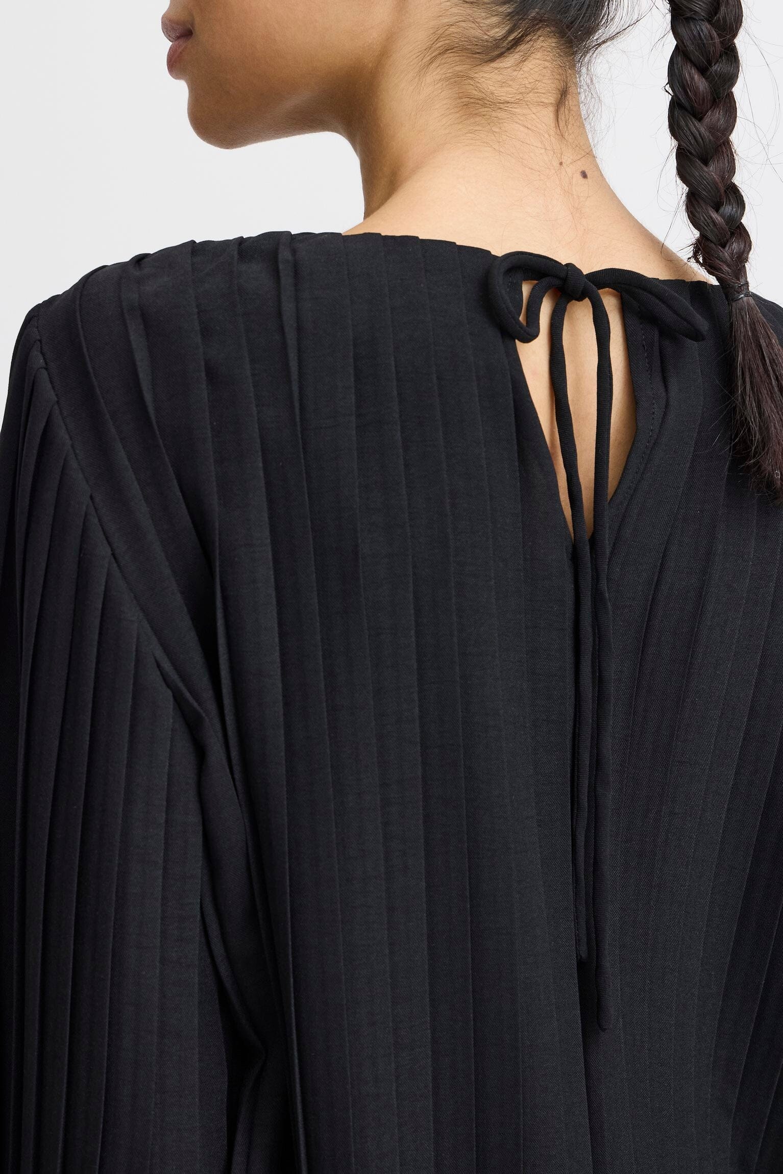 BLACK PLEATED BLOUSE Top B YOUNG 