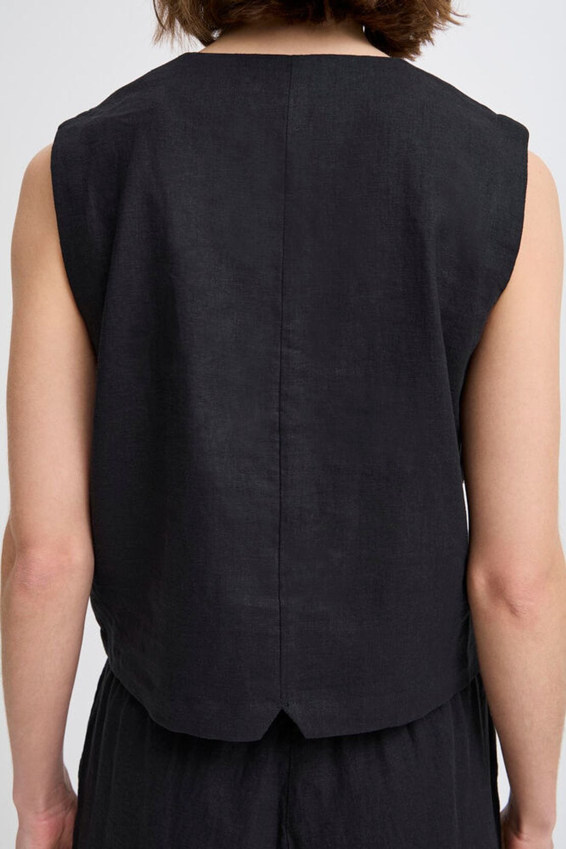 BLACK BUTTON UP VEST Jacket B YOUNG 